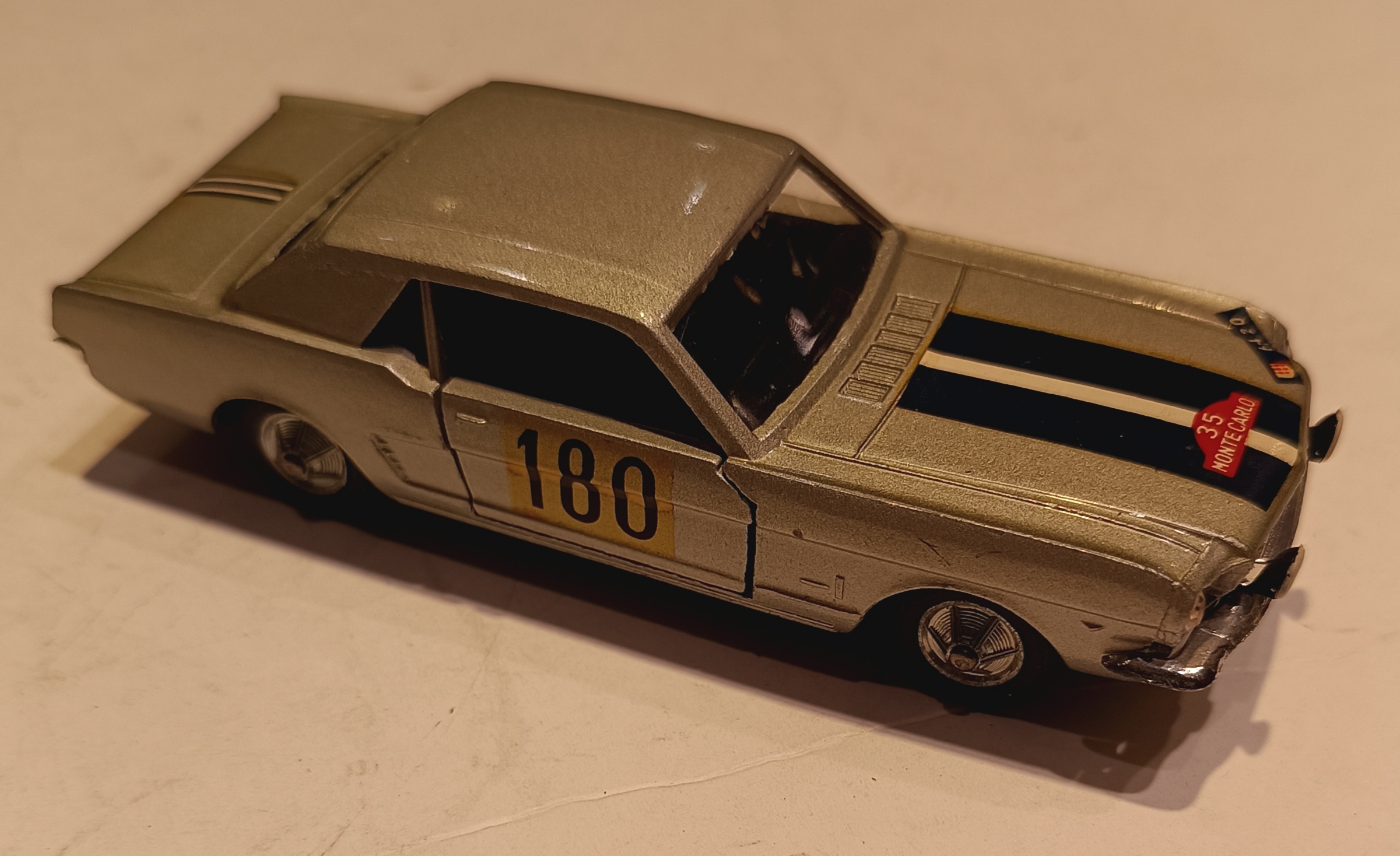 FORD MUSTANG SOLIDO 1/43°