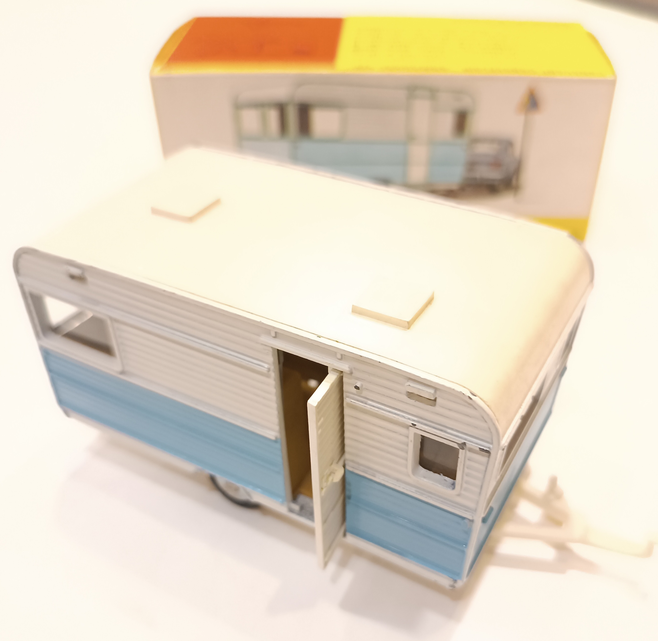 CARAVANE DINKY 1/43