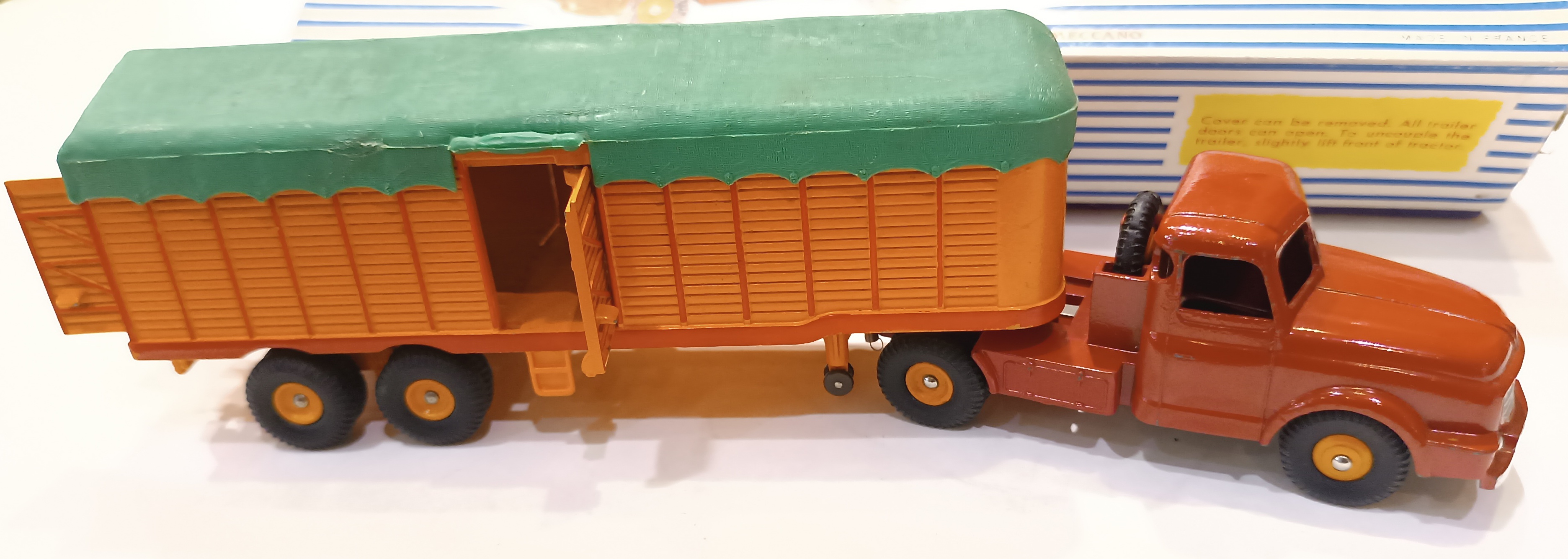 SEMI REMORQUE BACHEE WILLEME DINKY 1/43