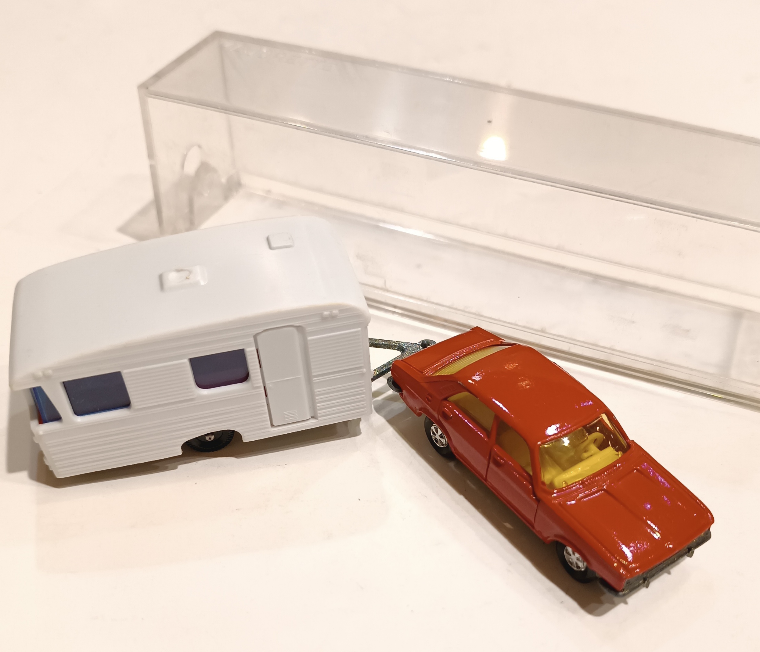 CHRYSLER ET CARAVANE MAJORETTE 1/60