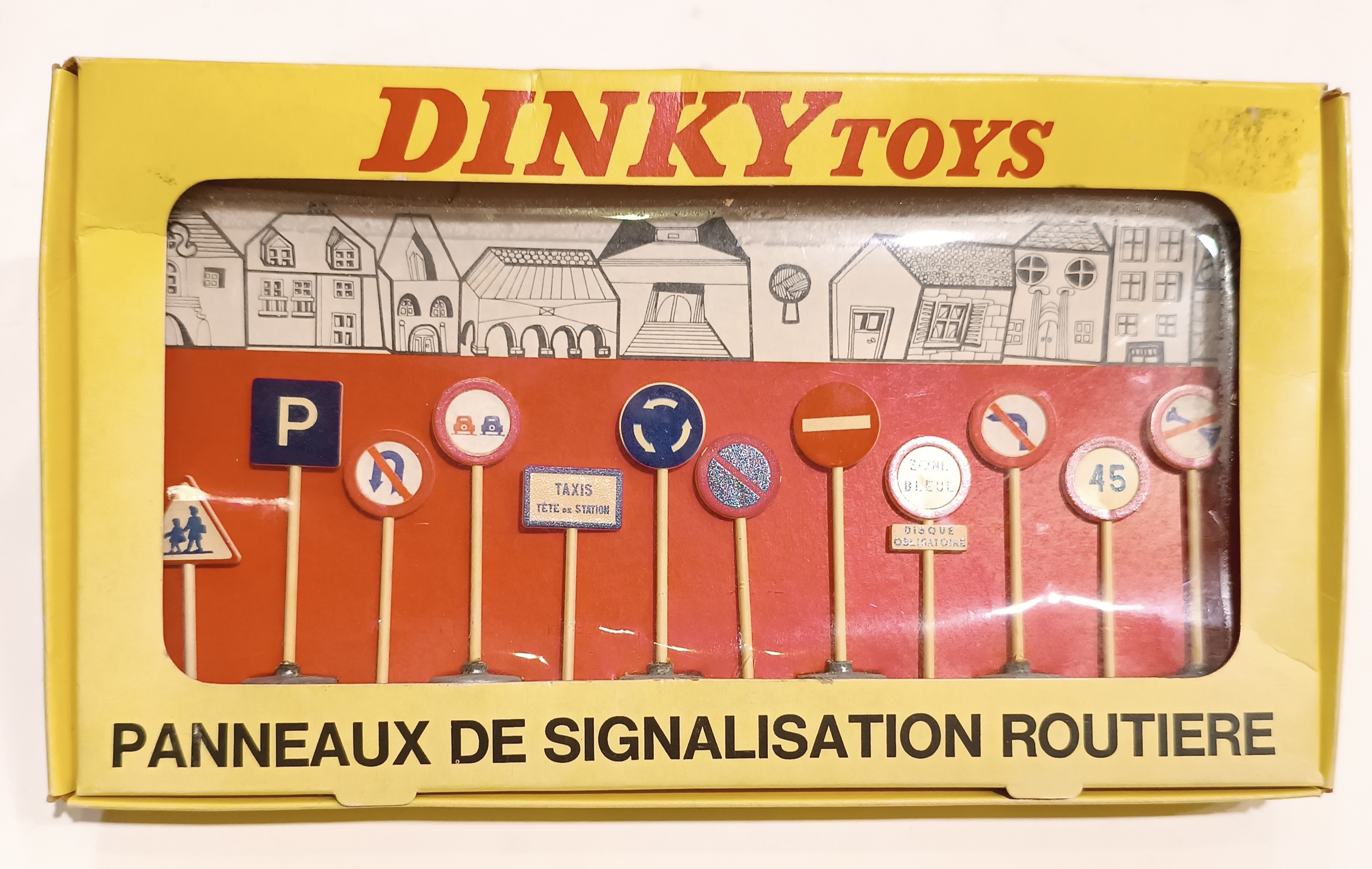 PANNEAUX DE SIGNALISATION ROUTIERE DINKY