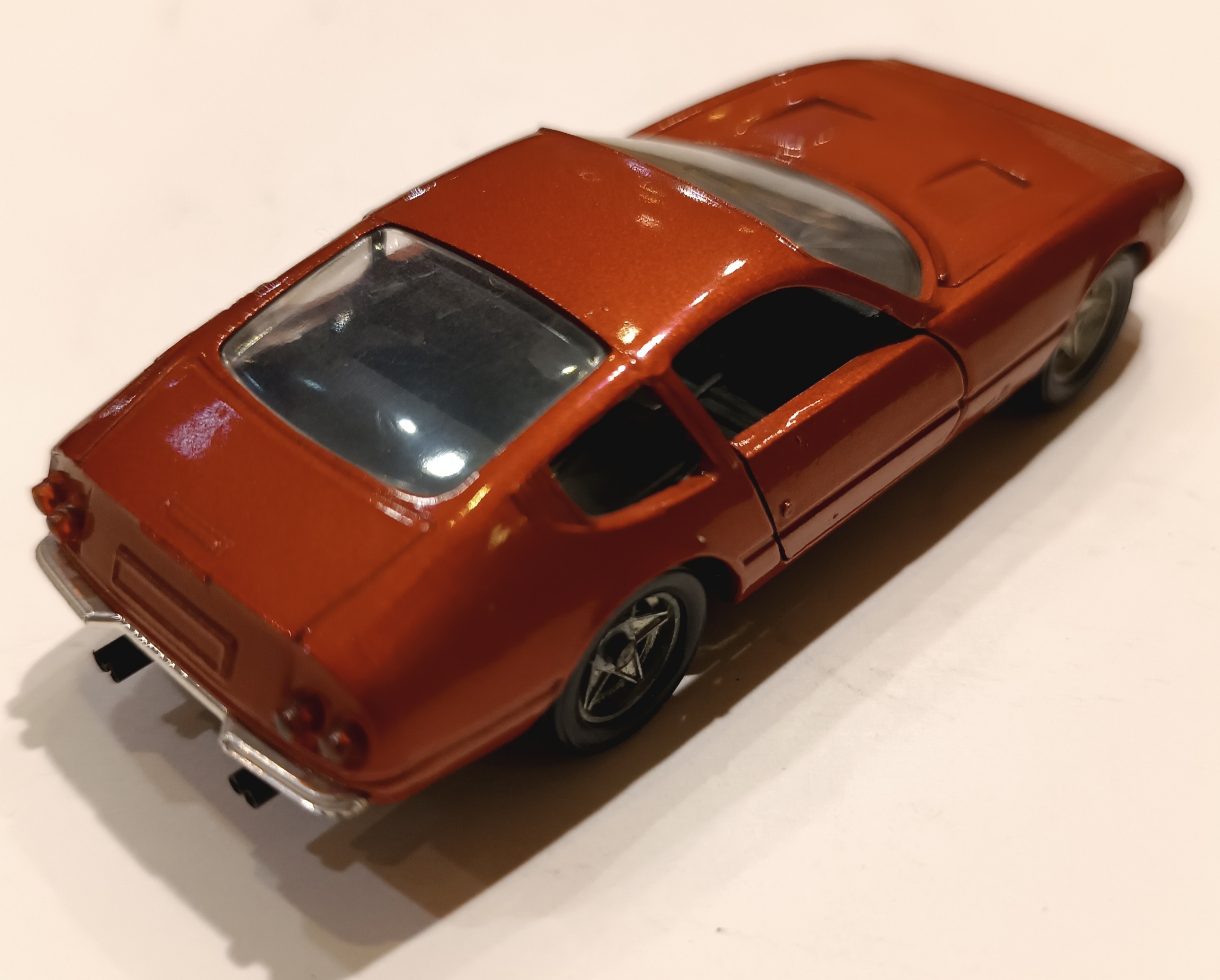FERRARI 365 GTB4 SOLIDO 1/43