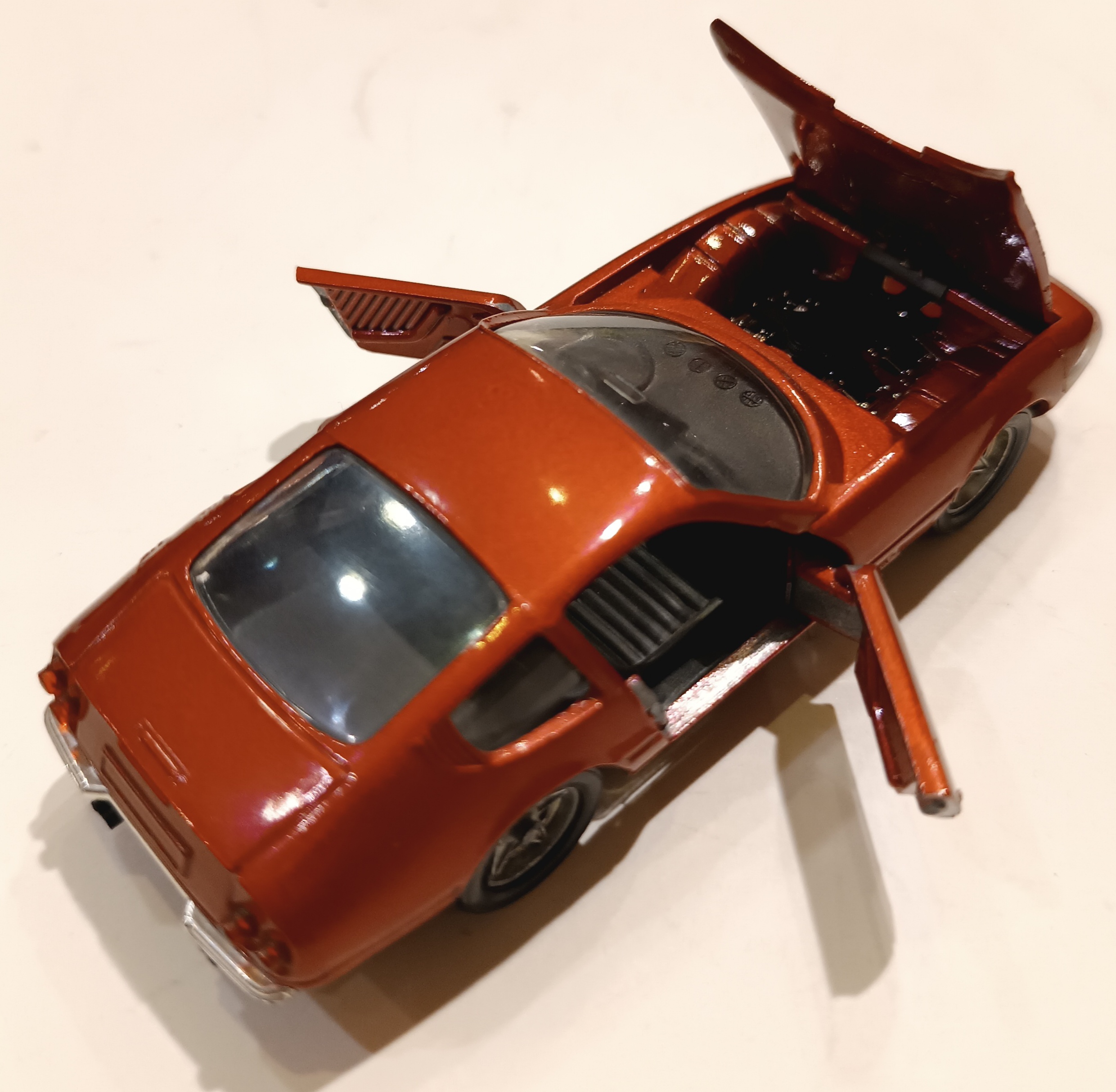 FERRARI 365 GTB4 SOLIDO 1/43