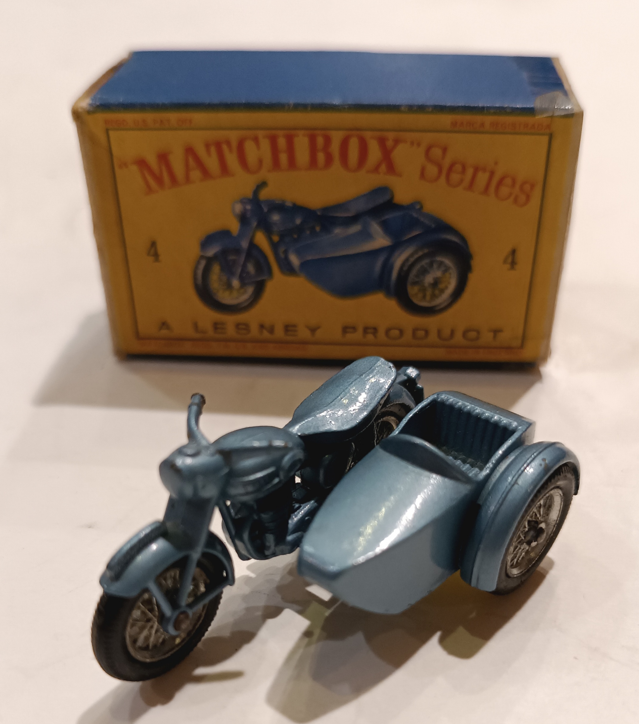 TRIUMPH T110 MOTORCYCLE AND SIDECAR MATCHBOX 1/43