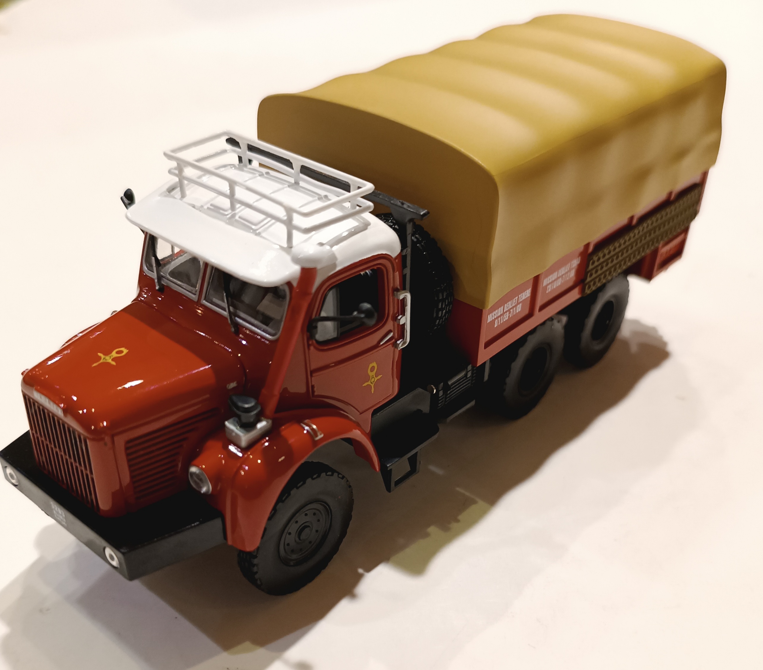BERLIET GBC GAZELLE BACHEE ROUGE NOREV 1/43°