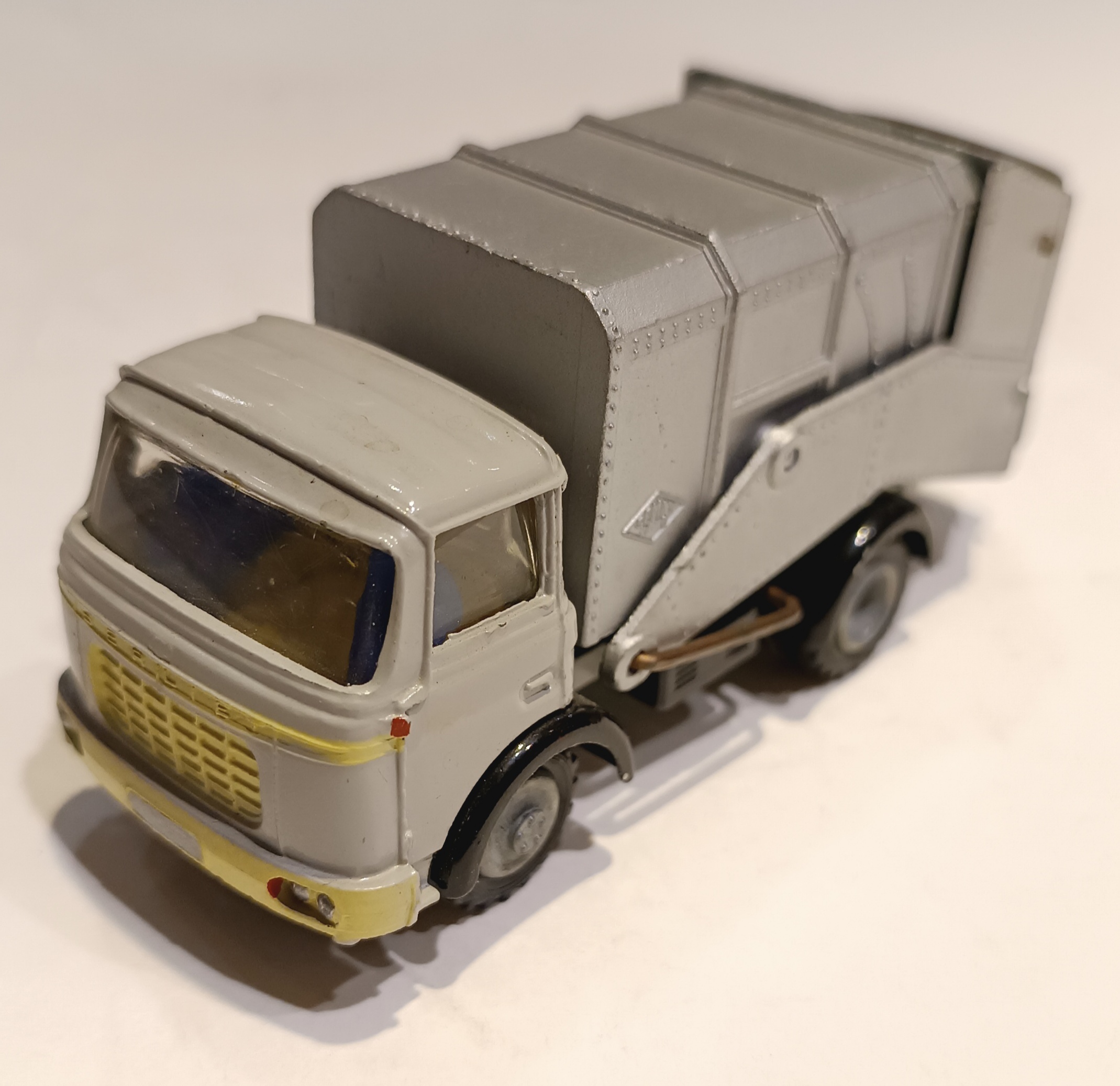 Berliet GAK poubelle France Jouet 1/43