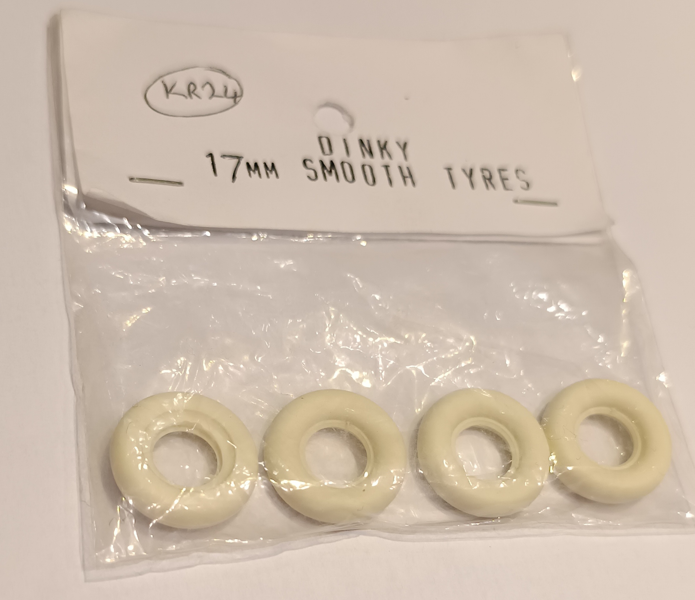 Pneus (x4) blancs Dinky