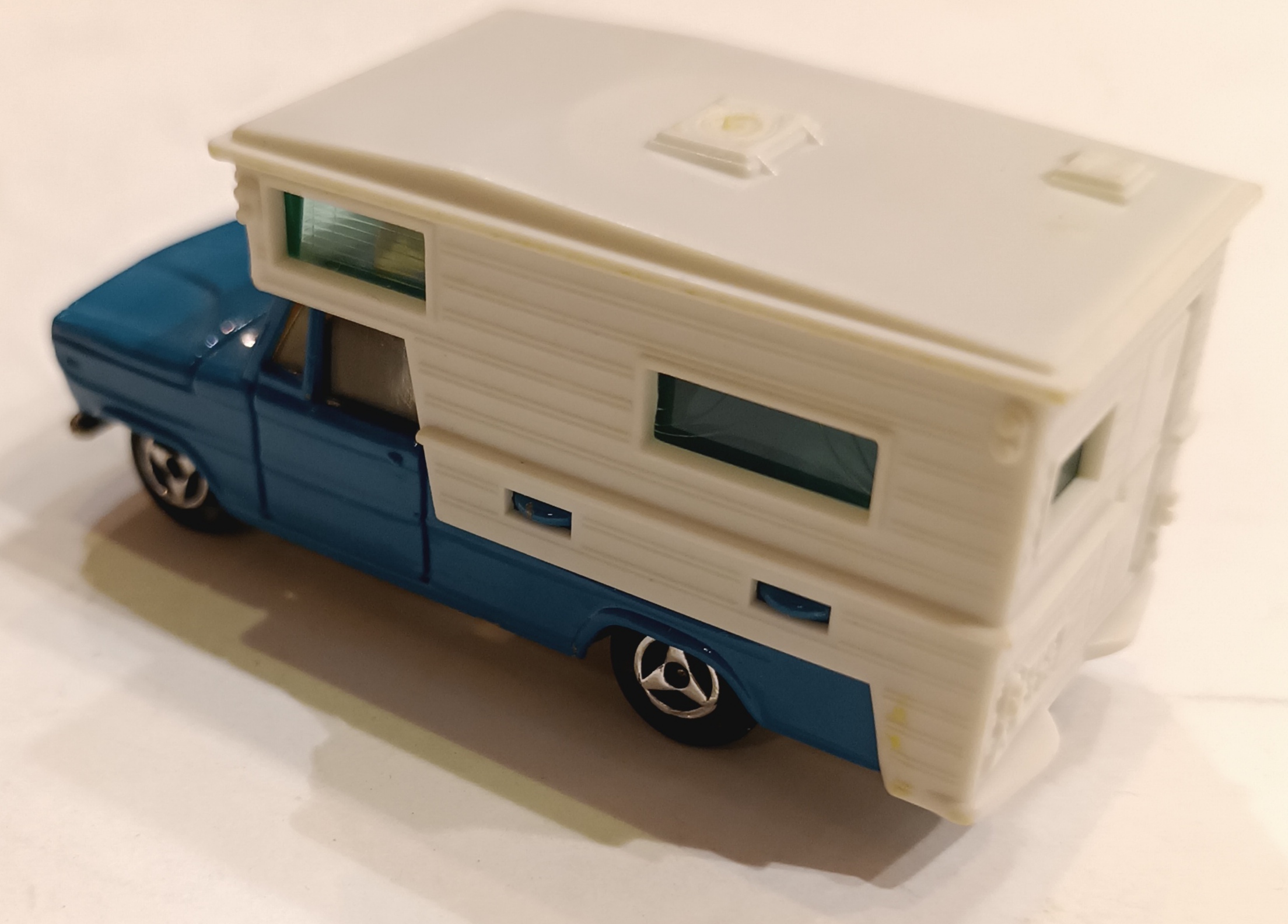 CAMPING CAR MAJORETTE 1/80