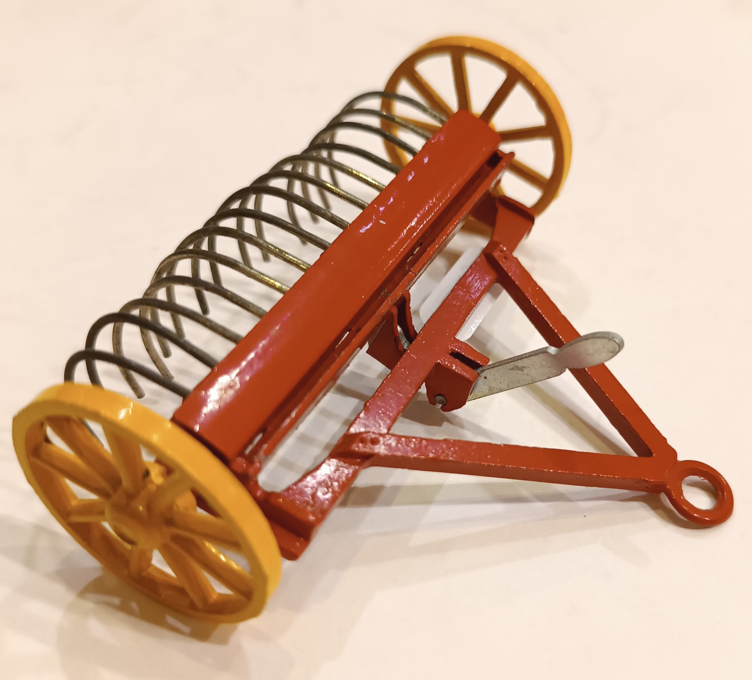 RATEAU A FOIN DINKY 1/43