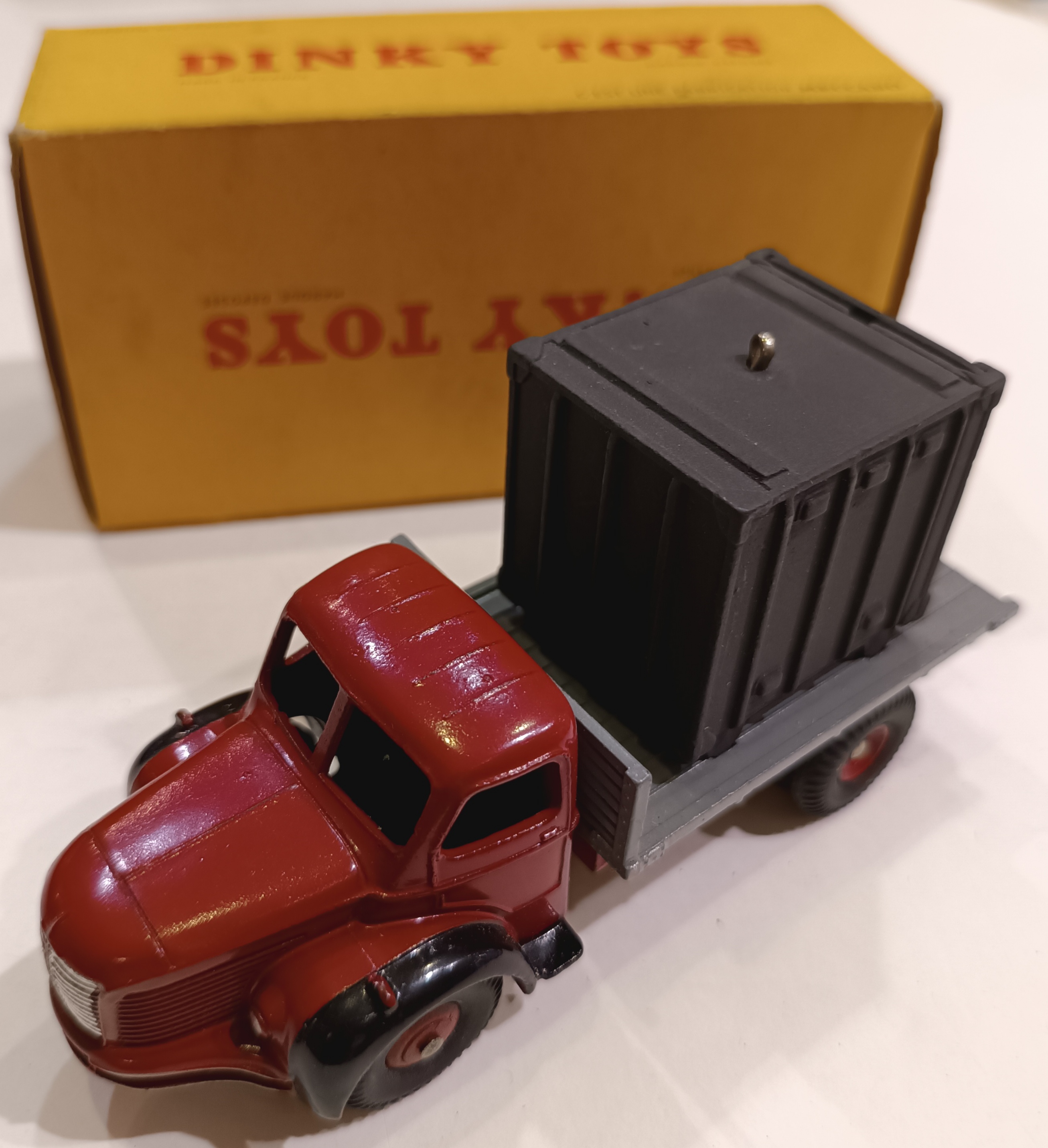 PLATEAU BERLIER AVEC CONTAINER DINKY 1/43