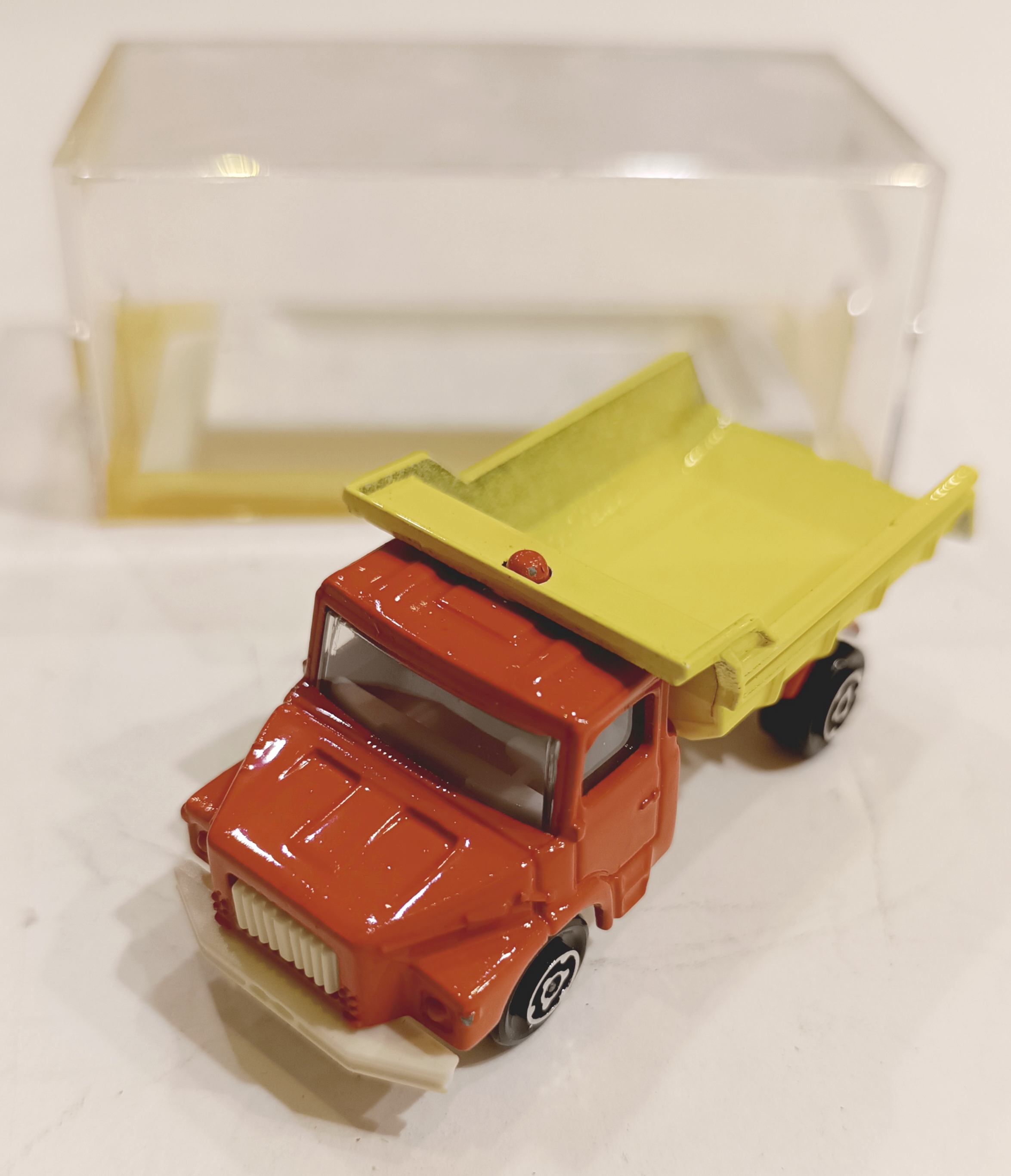 SCANIA BENNE CARRIERE MAJORETTE 1/100