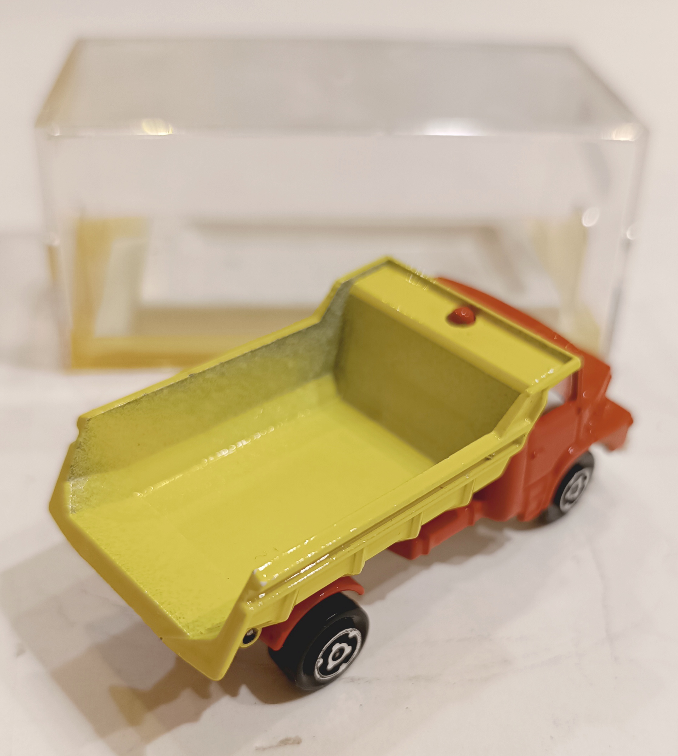 SCANIA BENNE CARRIERE MAJORETTE 1/100