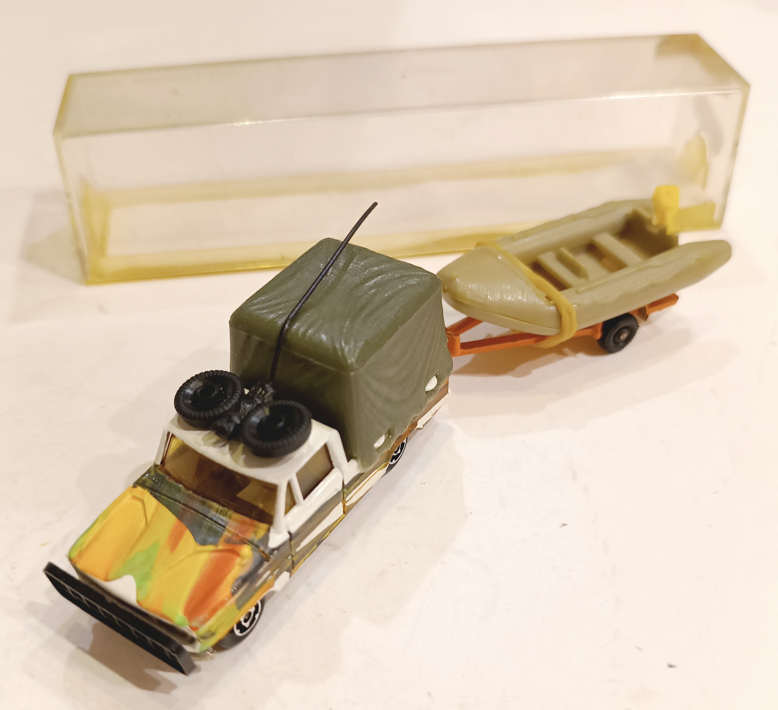 DODGE ET DINGHY MAJORETTE 1/64
