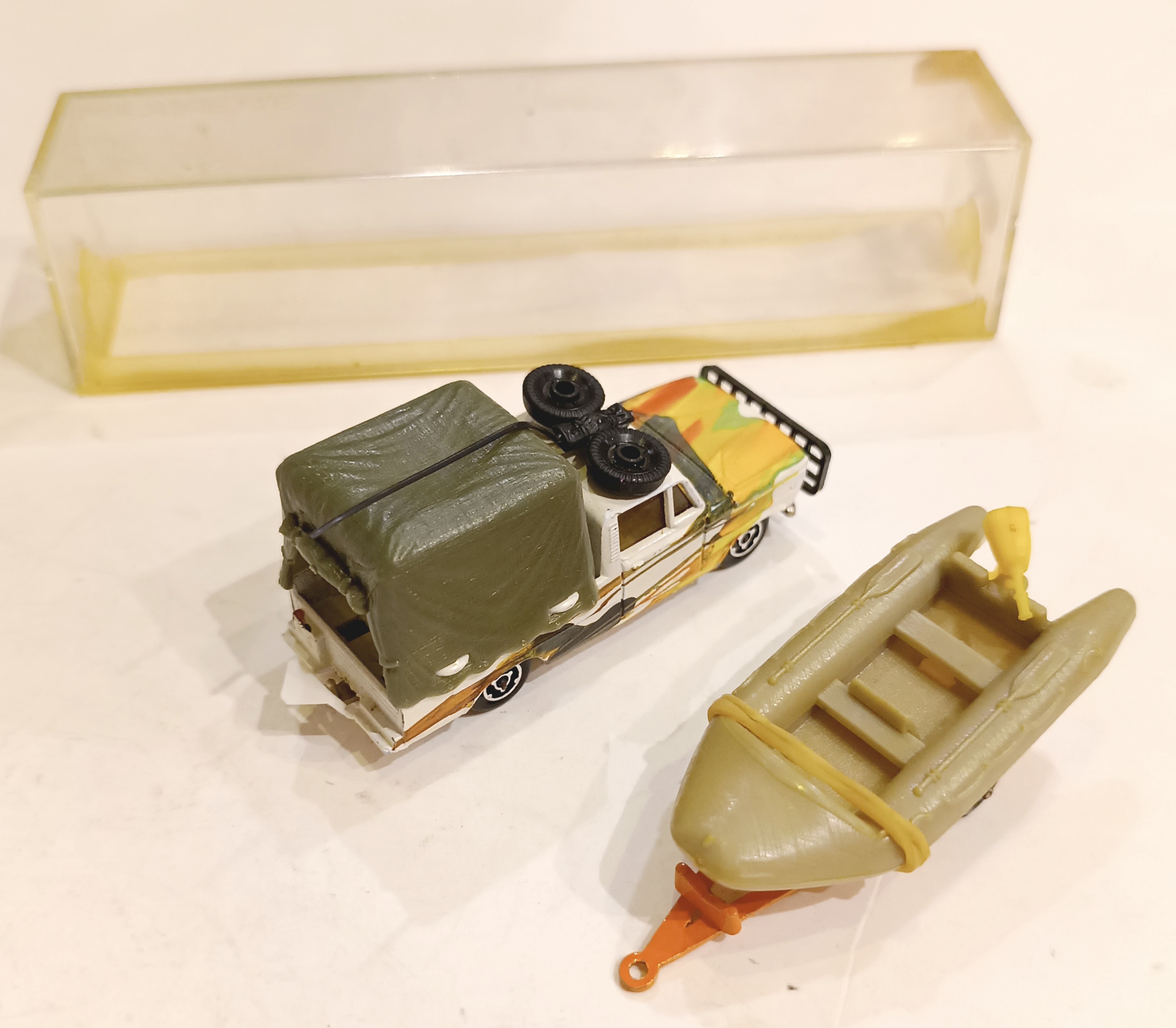 DODGE ET DINGHY MAJORETTE 1/64