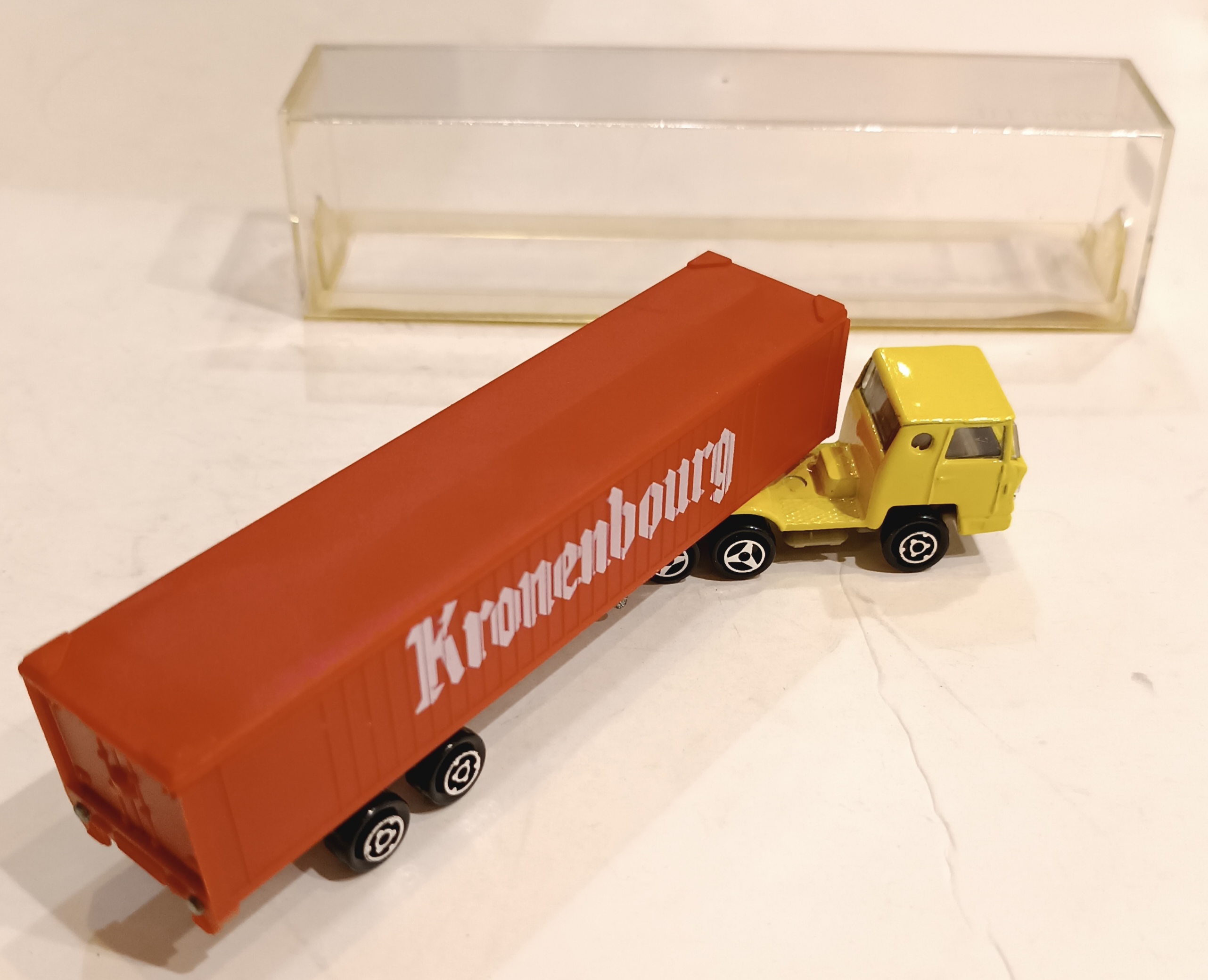 CAMION BERNARD KRONENBOURG MAJORETTE 1/64