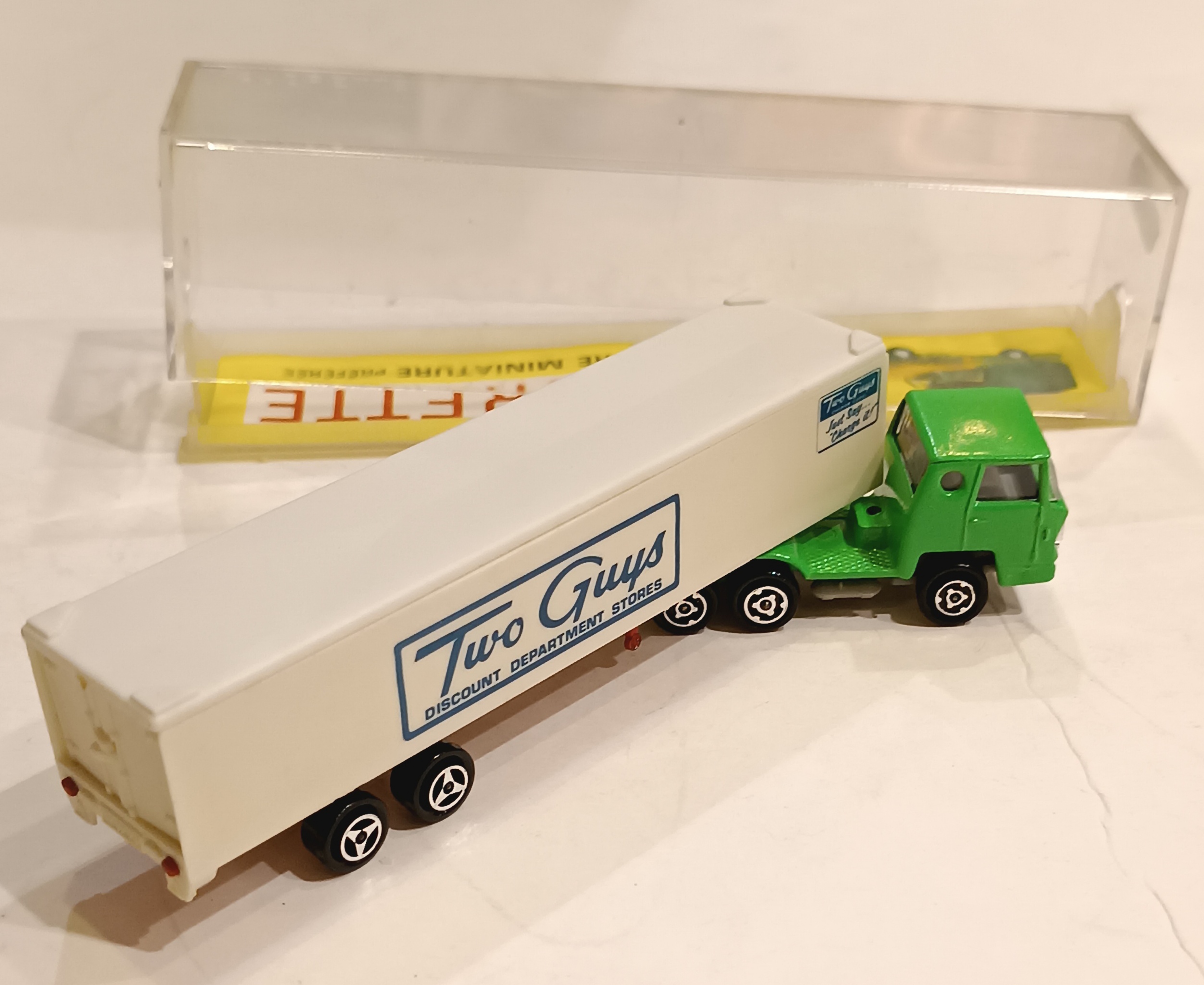 CAMION BERNARD TWO GUYS MAJORETTE 1/64