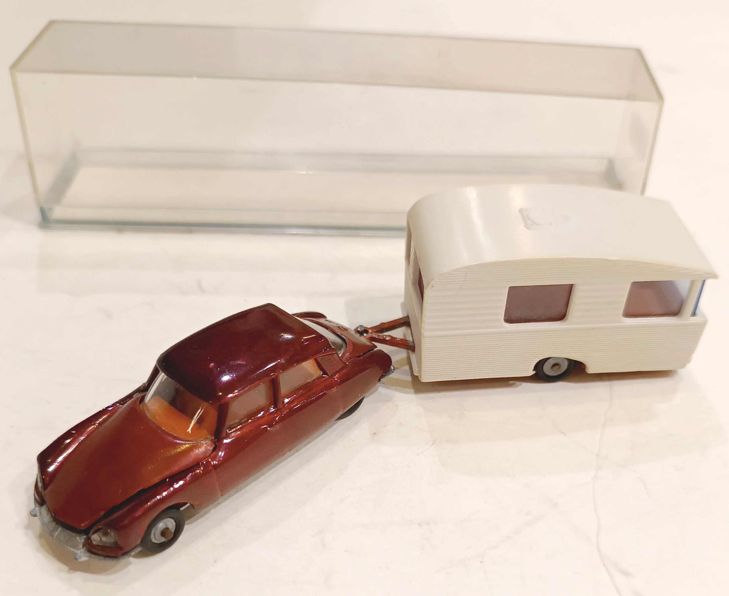 CITROEN DS ET CARAVANE MAJORETTE 1/64