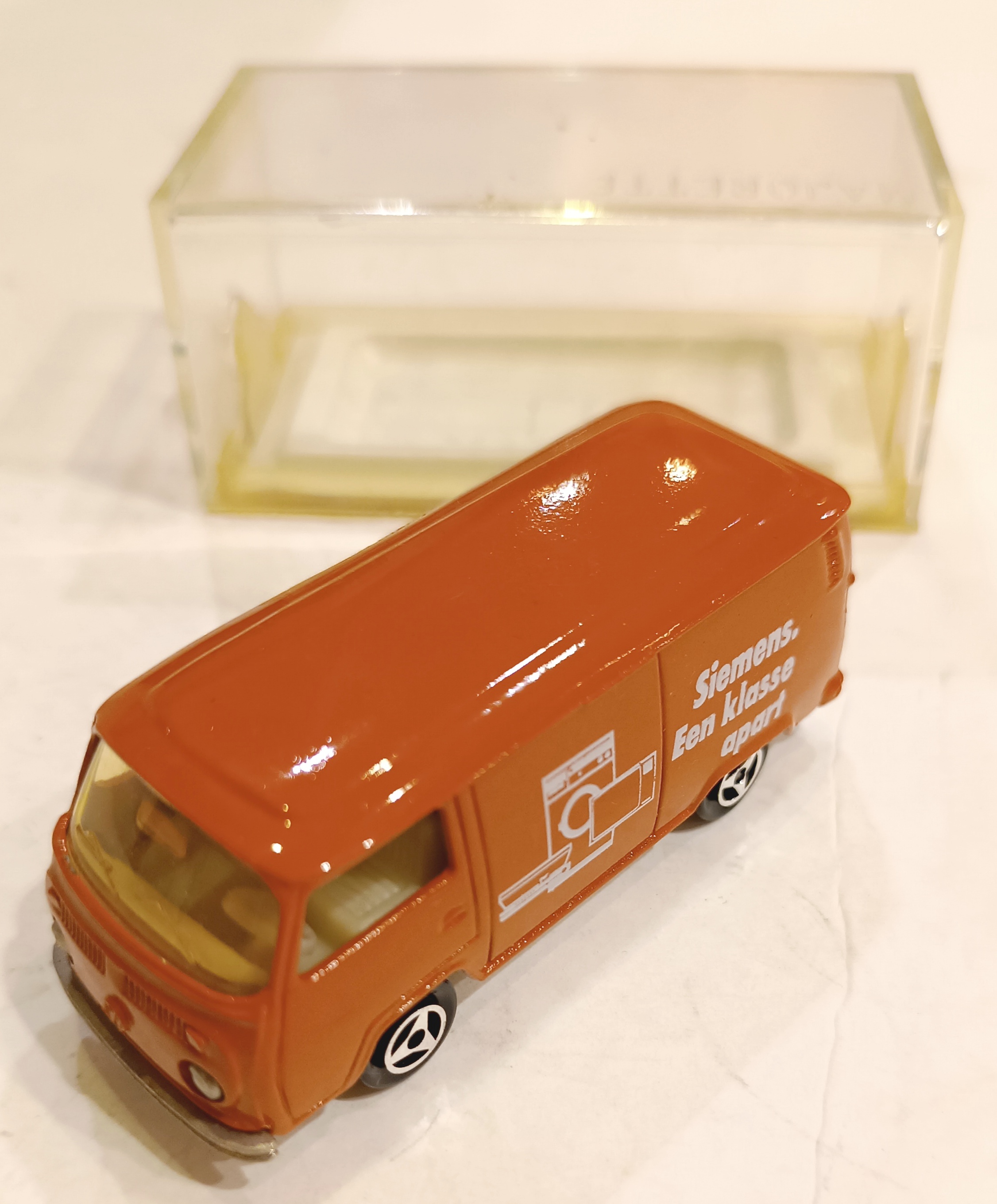 VW FOURGON SIEMENS MAJORETTE 1/64
