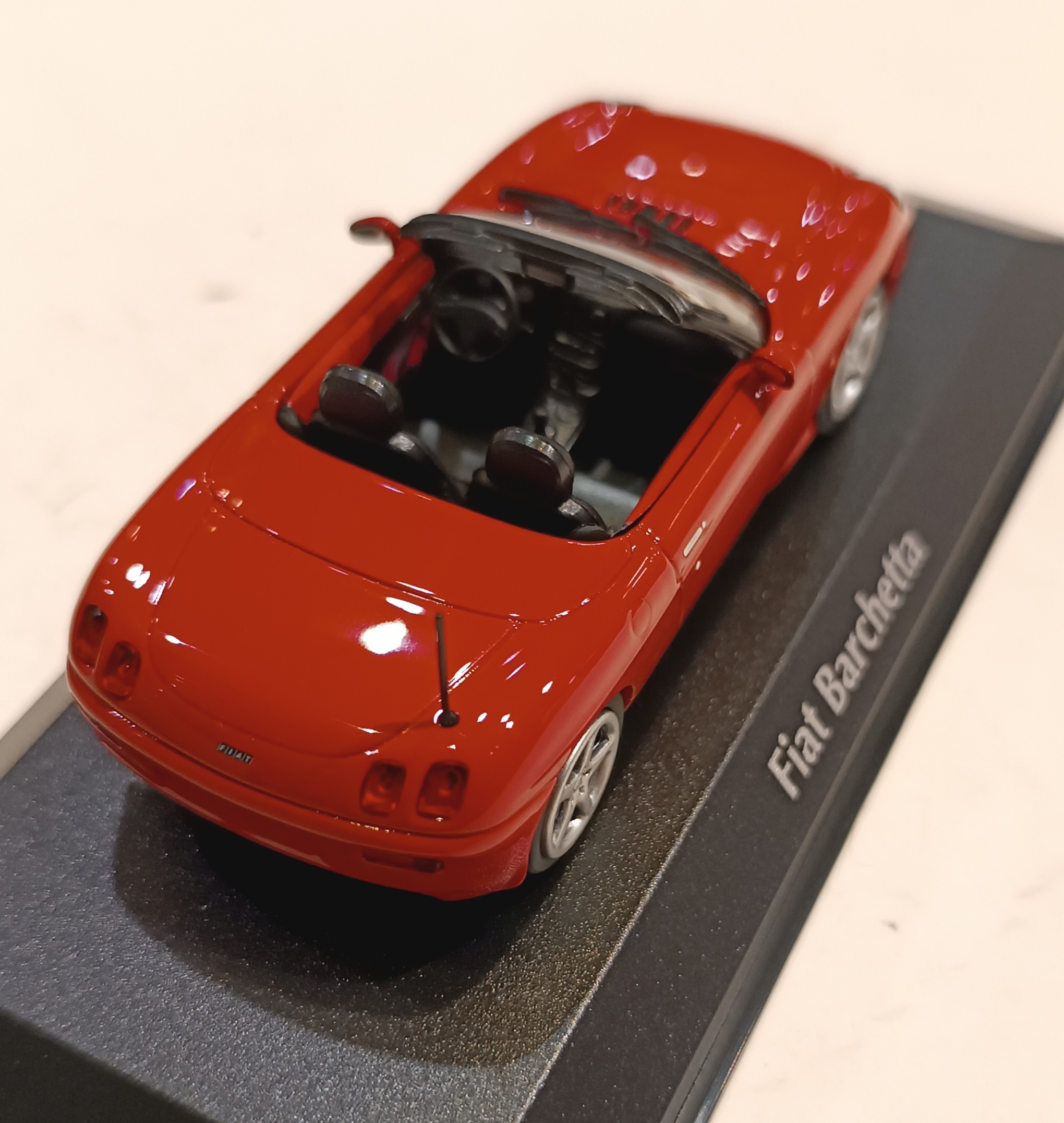FIAT BARCHETTA 1995 ROUGE MAXICHAMPS 1/43