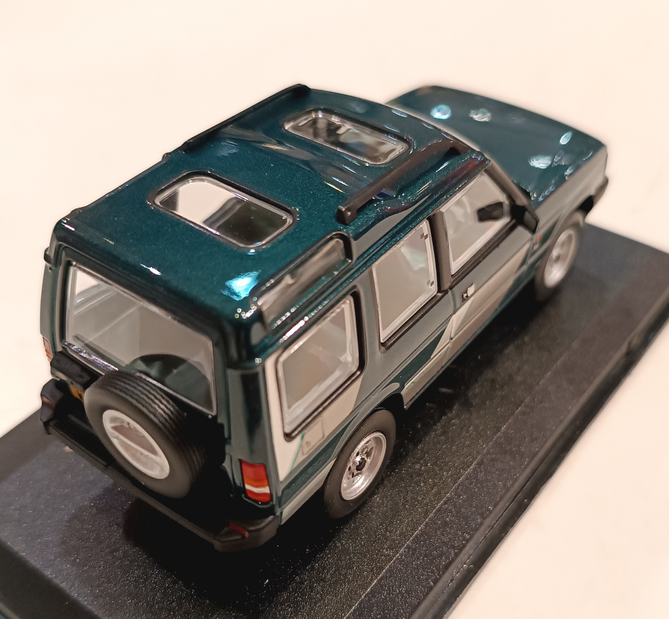 LAND ROVER DISCOVERY 1 MARSEILLES OXFORD 1/43
