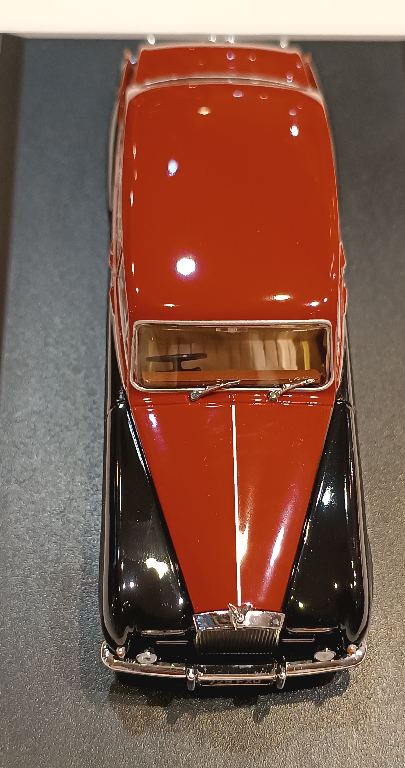 ROLLS ROYCE PHANTOM V JAMES YOUNG CLARET / BLACK OXFORD 1/43