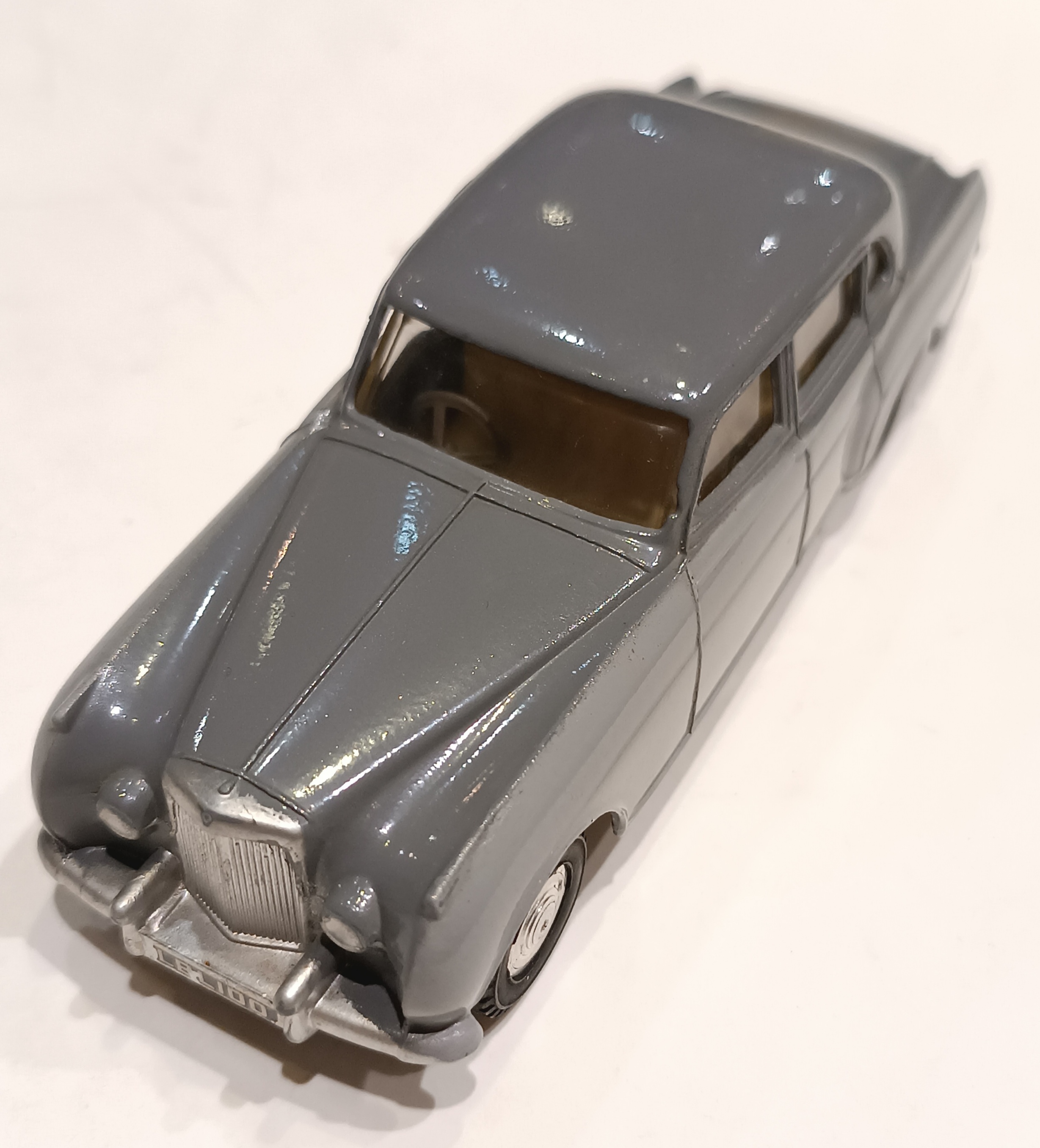 BENTLEY SALOON SPOT-ON 1/43
