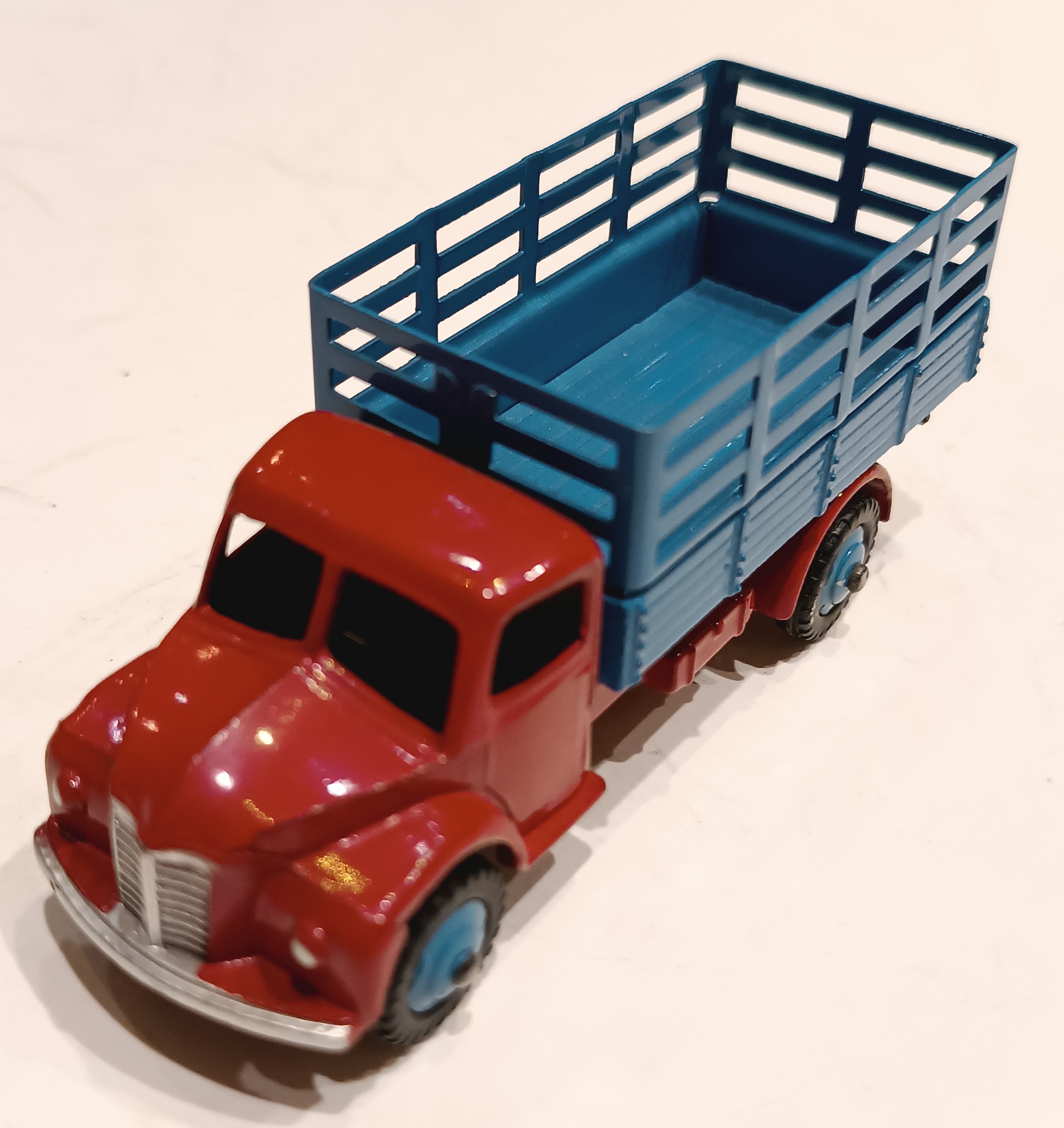 CAMION DODGE DINKY 1/50