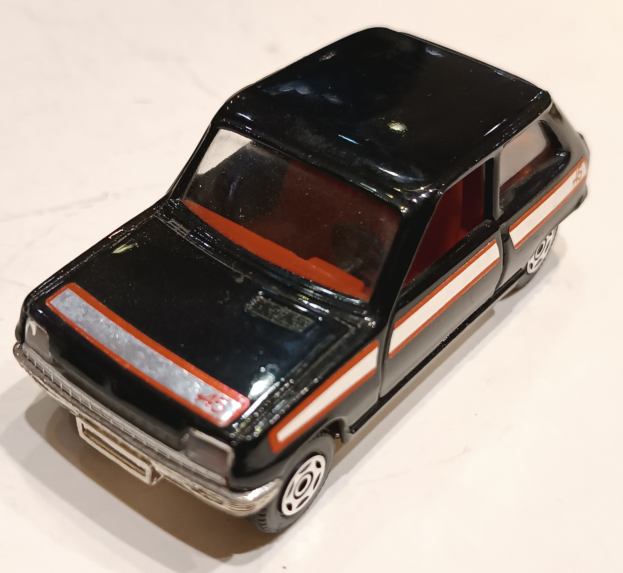RENAULT 5 TS CORGI 1/36