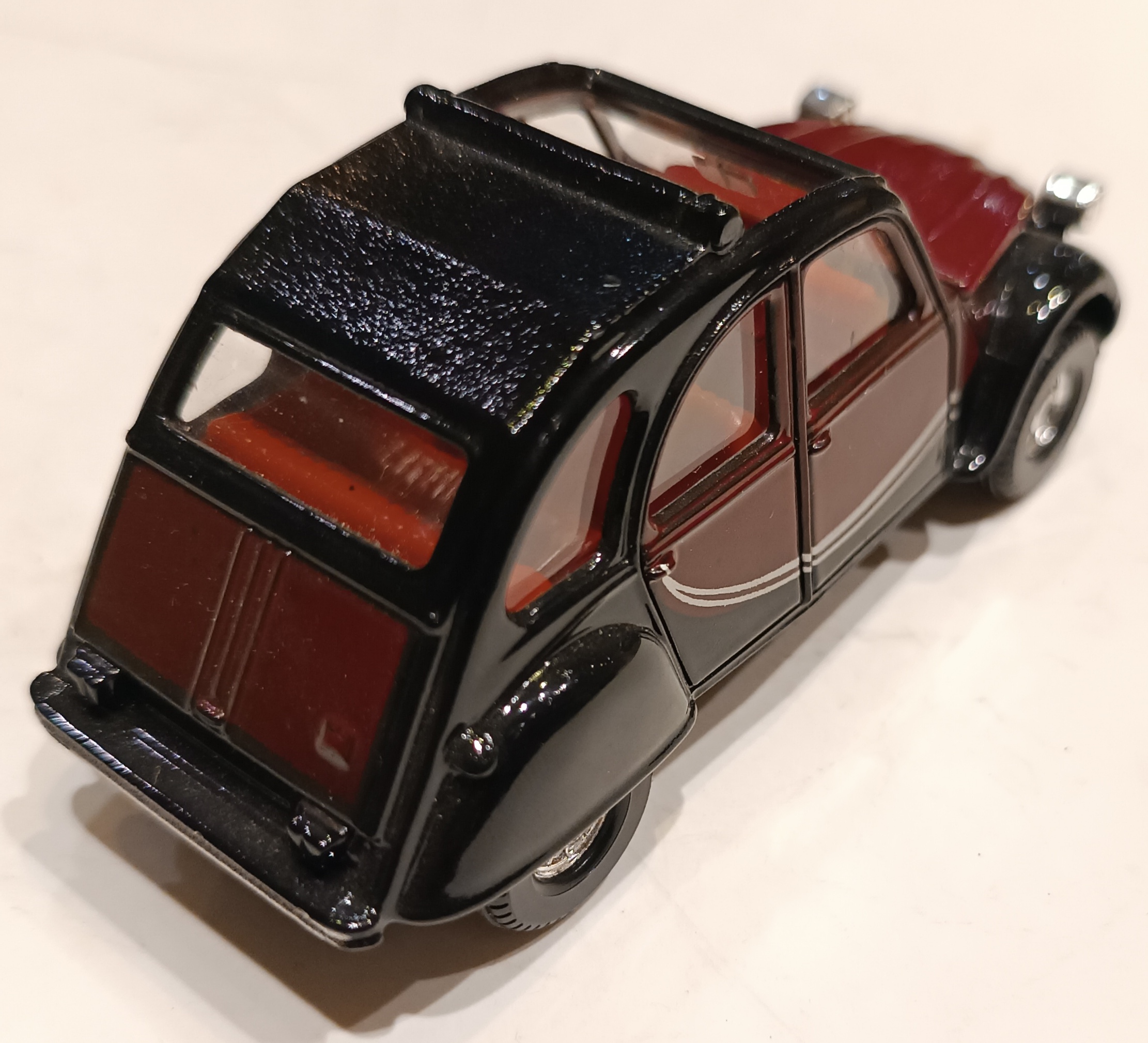 CITROEN 2CV 6 CORGI 1/36