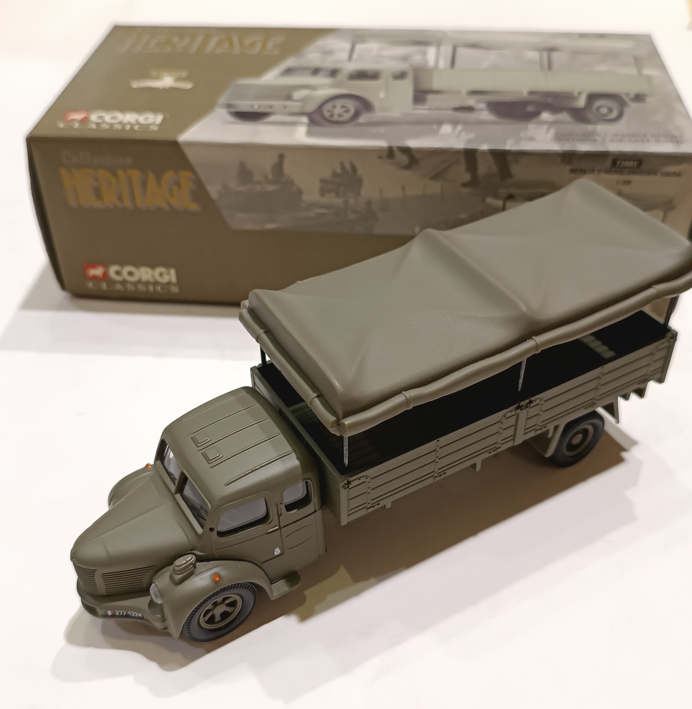 BERLIET GLR8 MILITAIRE BACHE CORGI1/50