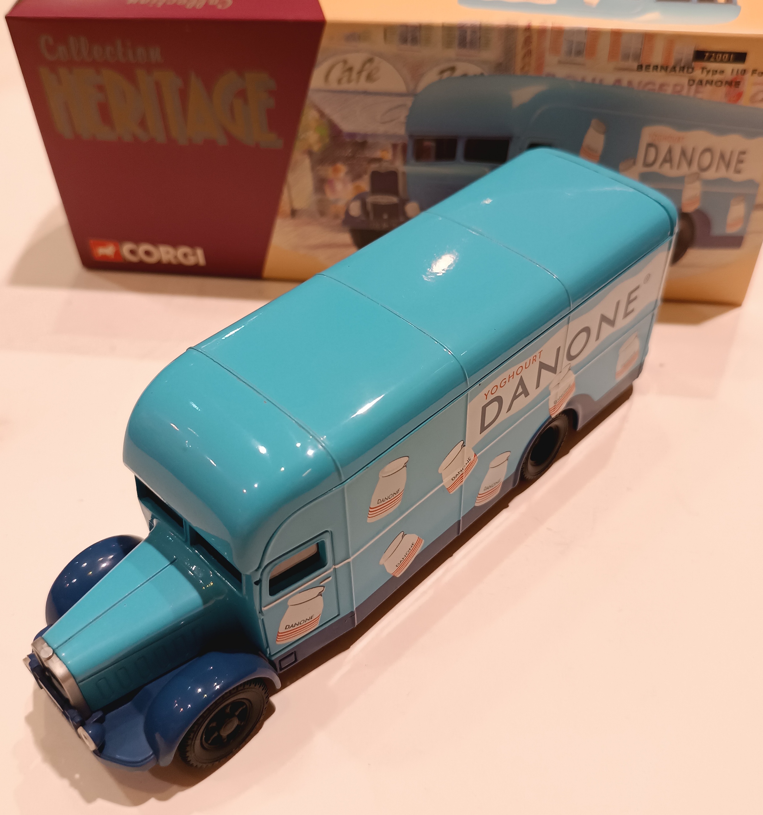 BERNARD TYPE 110 FOURGON DANONE CORGI 1/50