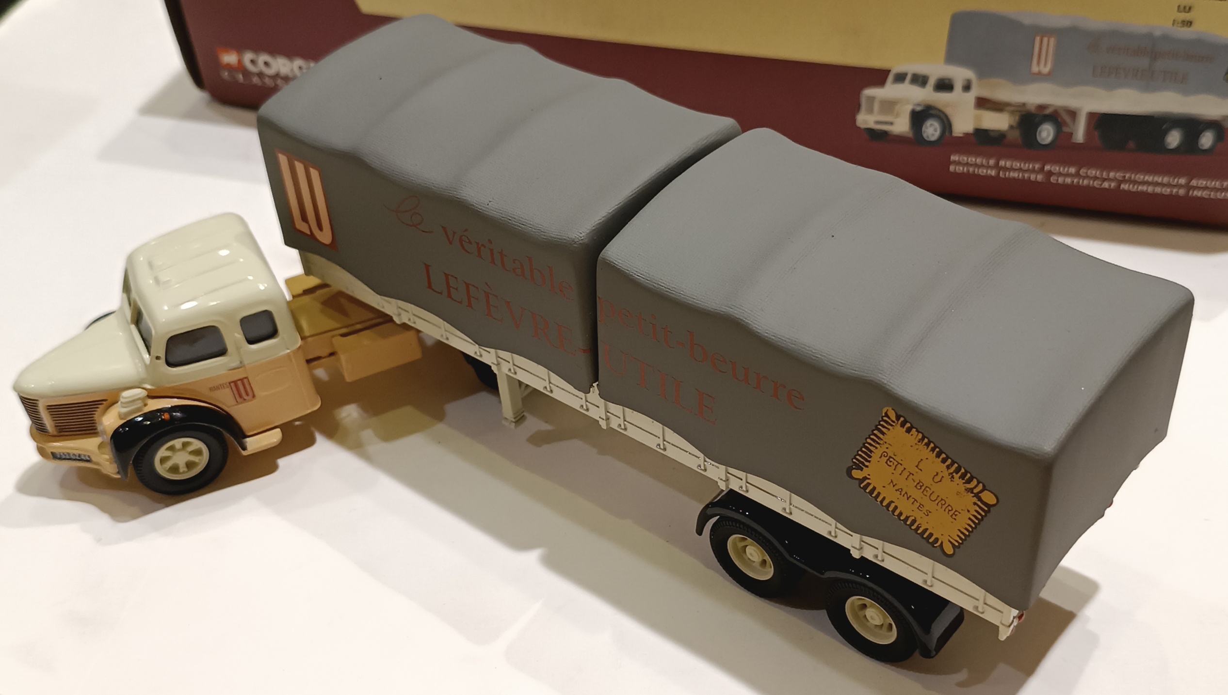 BERLIET TLR SEMI REMORQUE BACHE LU CORGI 1/50