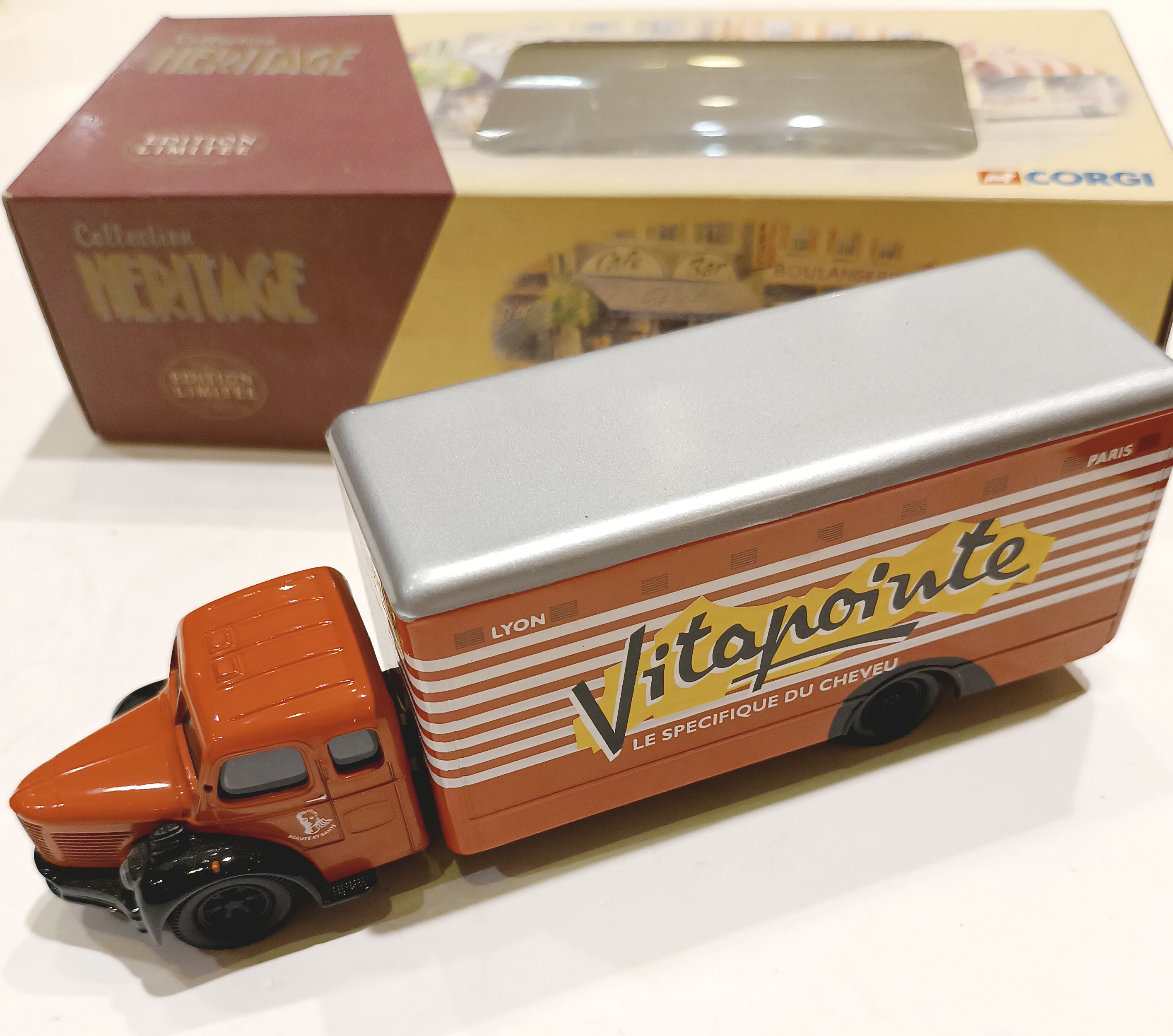 BERLIET GLR FOURGON VITAPOINTE CORGI 1/50