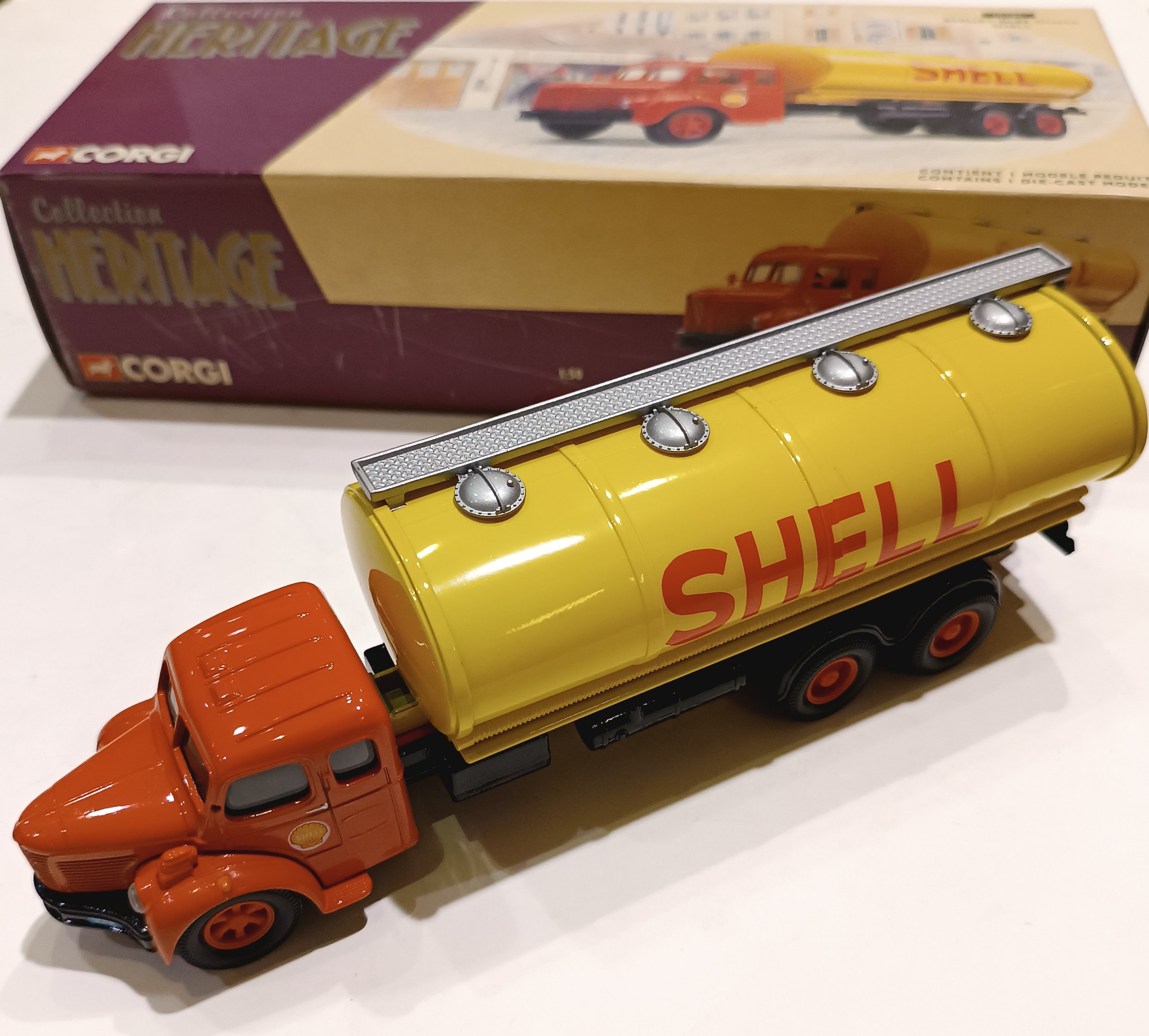 BERLIET GLR8 CITERNE SHELL  CORGI 1/50