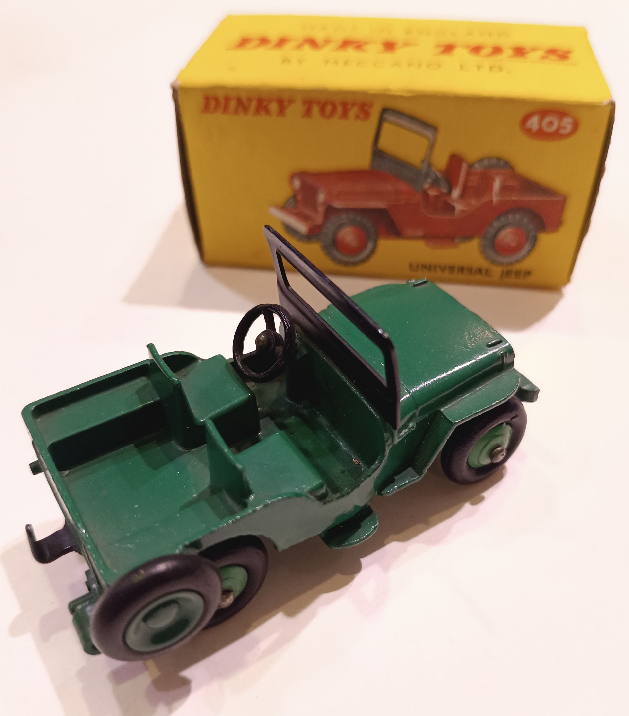 UNIVERSAL JEEP VERT DINKY 1/36