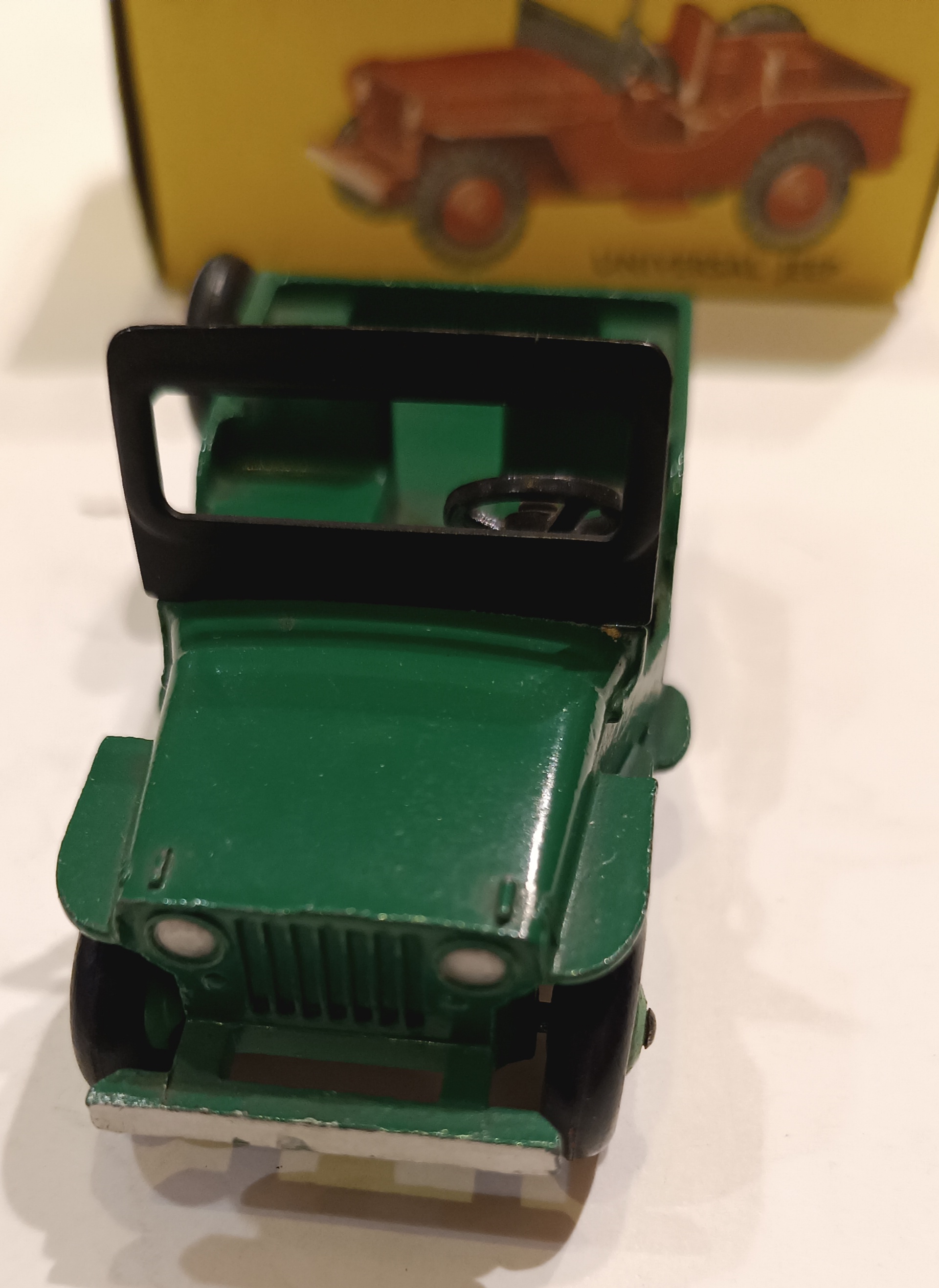 UNIVERSAL JEEP VERT DINKY 1/36