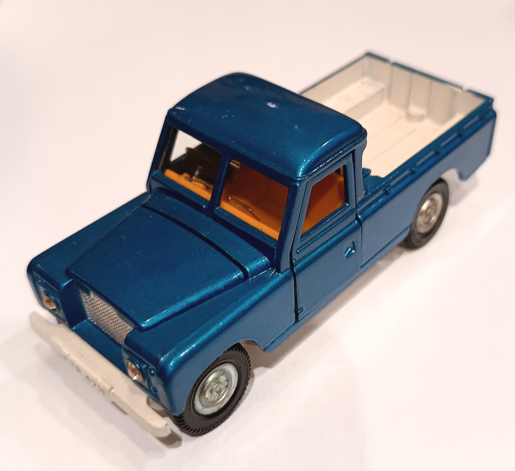 LAND ROVER 109 WB DINKY 1/66