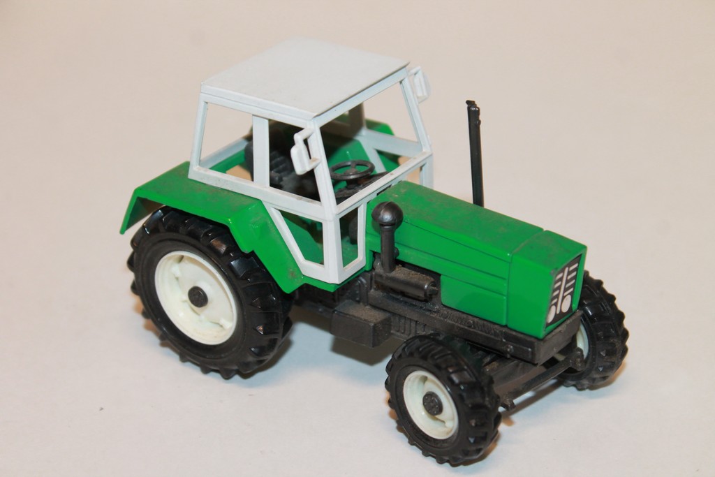 FENDT FAVORIT 612 SL POLISTIL 1/43°