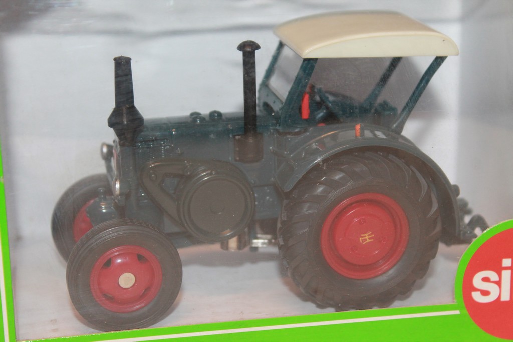 LANZ BULLDOG SIKU CLASSIC 1/32°