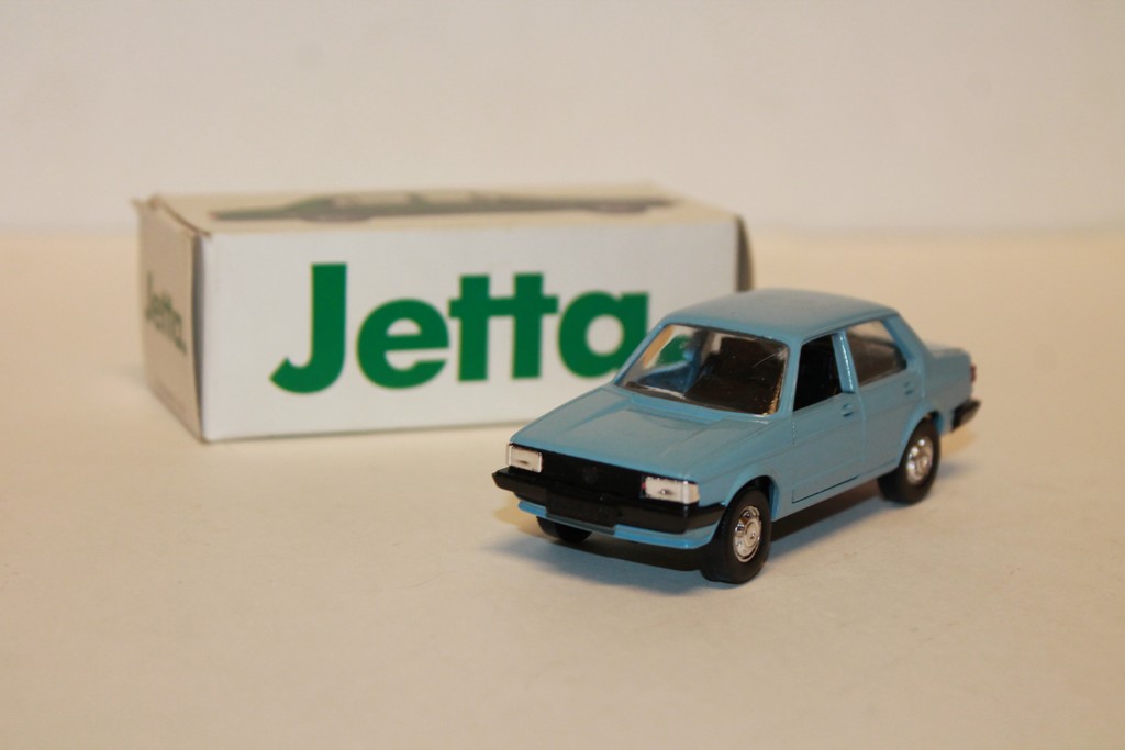 VW JETTA BLEU SCHABAK MODELL 1/43°