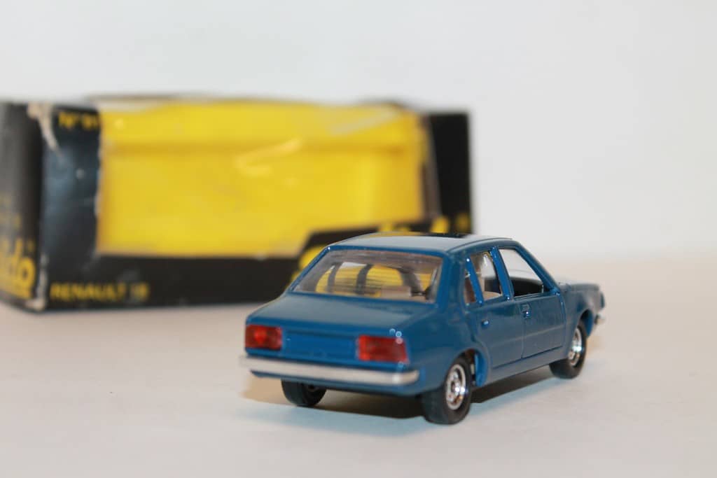 RENAULT 18 BLEU SOLIDO 1/43°
