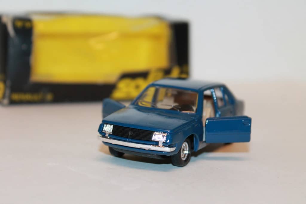 RENAULT 18 BLEU SOLIDO 1/43°