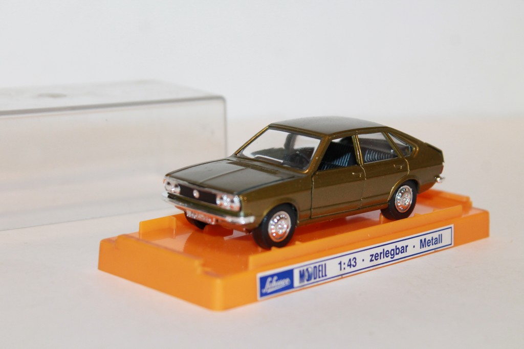 WV PASSAT VERT SCHUCO 1/43°