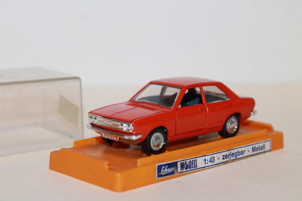 AUDI 80 LS ROUGE SCHUCO 1/43°