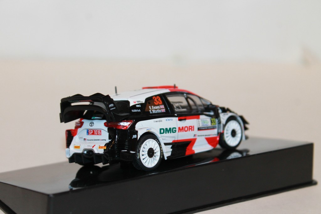 TOYOTA YARIS WRC #33