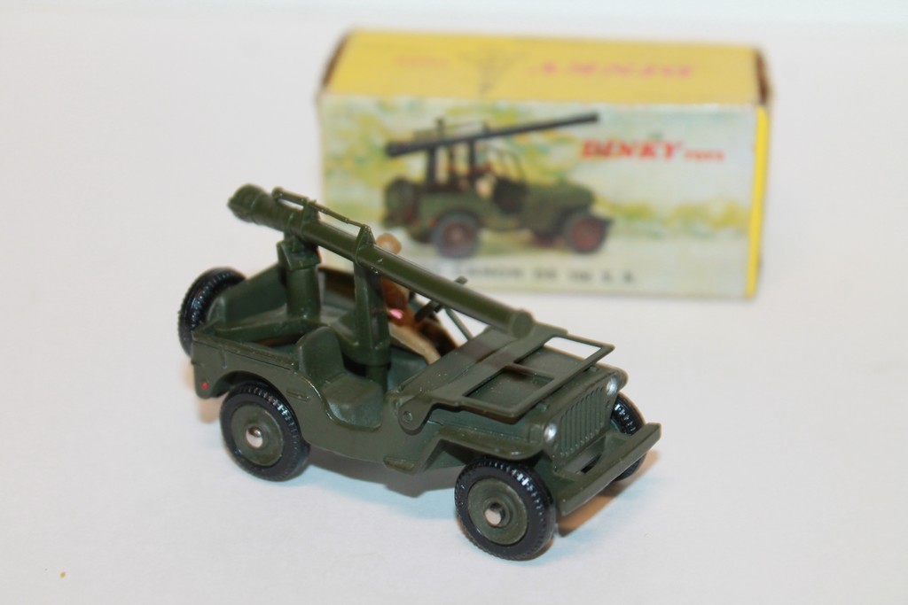 JEEP WILLYS AVEC CANON DE 106 S.R 1954 DINKY TOYS 1/43°