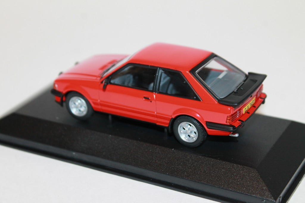 FORD ESCORT MK3 XR3I SUNBURST RED 1983 CORGI 1/43°