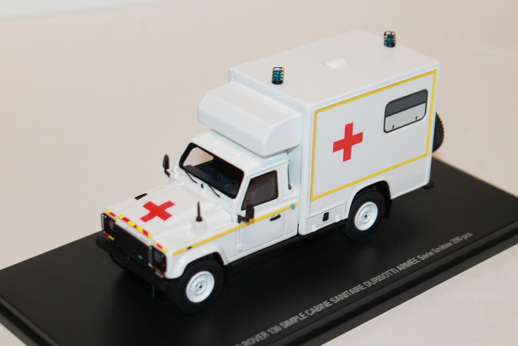 LAND ROVER 130 SIMPLE CABINE DURISOTTI SANITAIRE ARMEE 1983 ALARME 1/43°