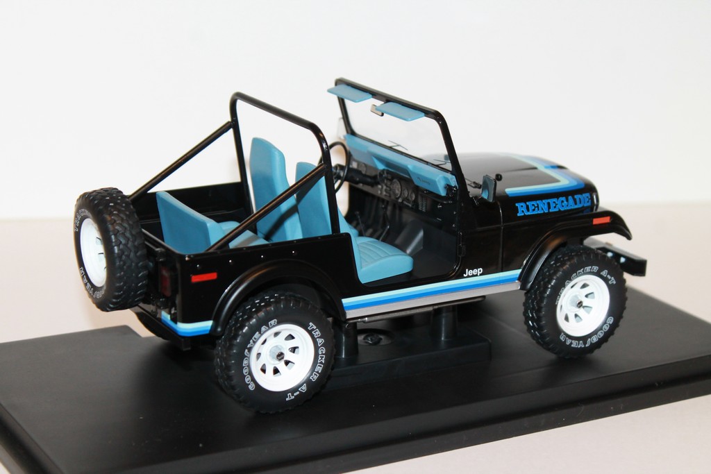 JEEP CJ-7 RENEGADE NOIR 1977 MODEL CAR GROUP 1/18°