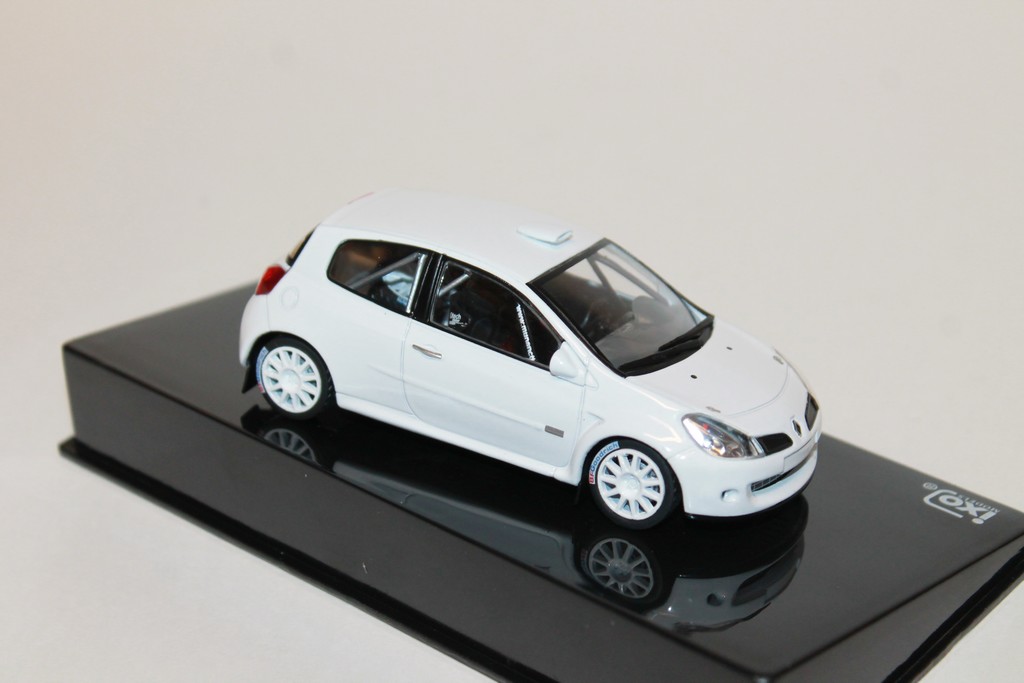 RENAULT CLIO R3 RALLY 2012 IXO 1/43°